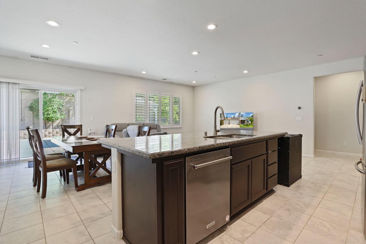 Detail Gallery Image 19 of 41 For 13311 Fountain Dr, Waterford,  CA 95386 - 3 Beds | 2 Baths