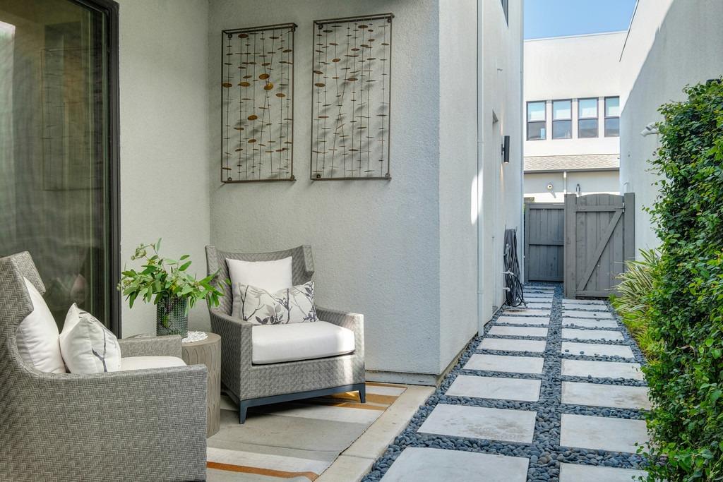Detail Gallery Image 49 of 89 For 142 Fonseca St, Sacramento,  CA 95816 - 3 Beds | 3/1 Baths