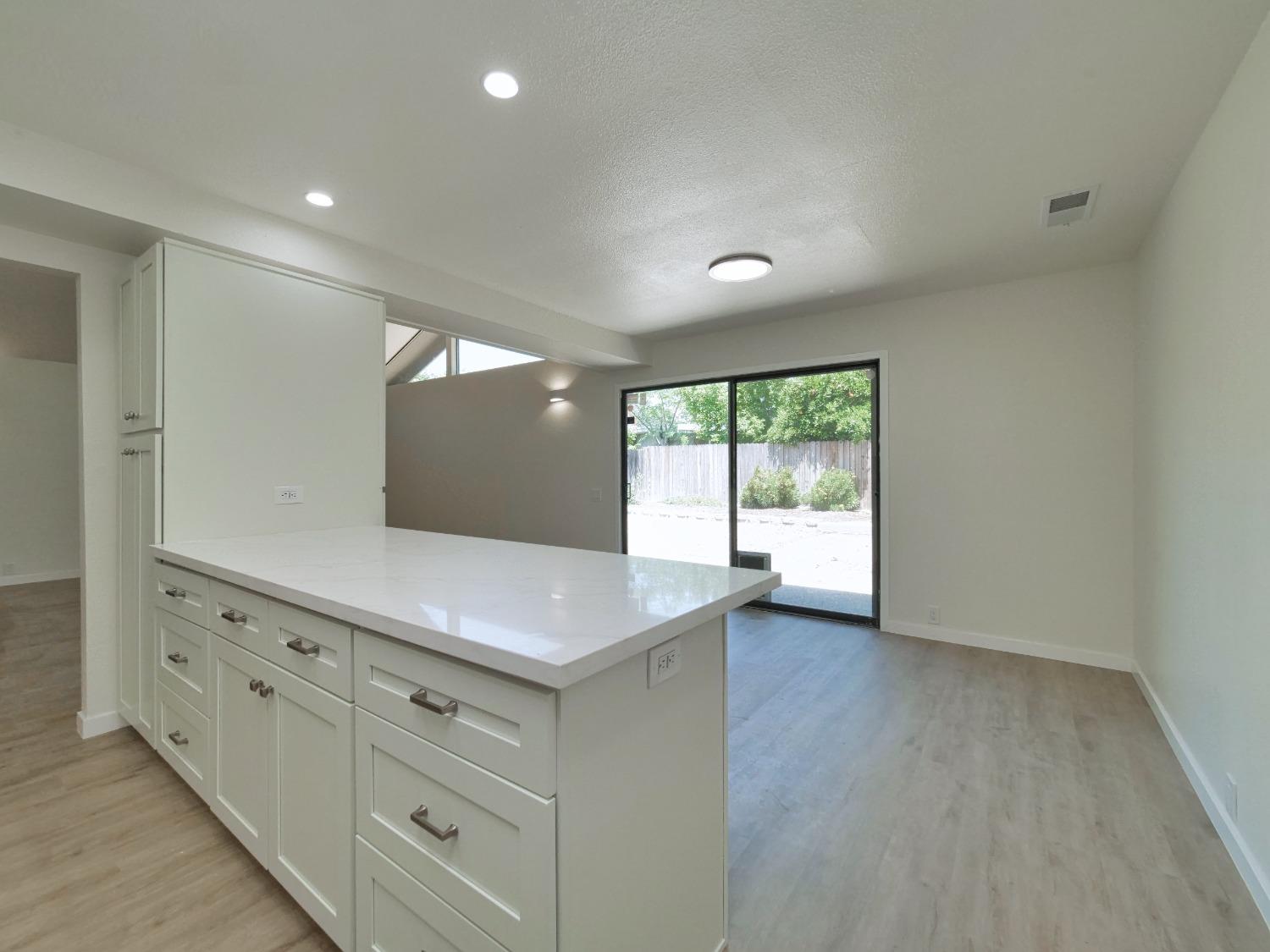 Detail Gallery Image 23 of 52 For 14 Blue Heron Ct, Sacramento,  CA 95833 - 2 Beds | 2 Baths