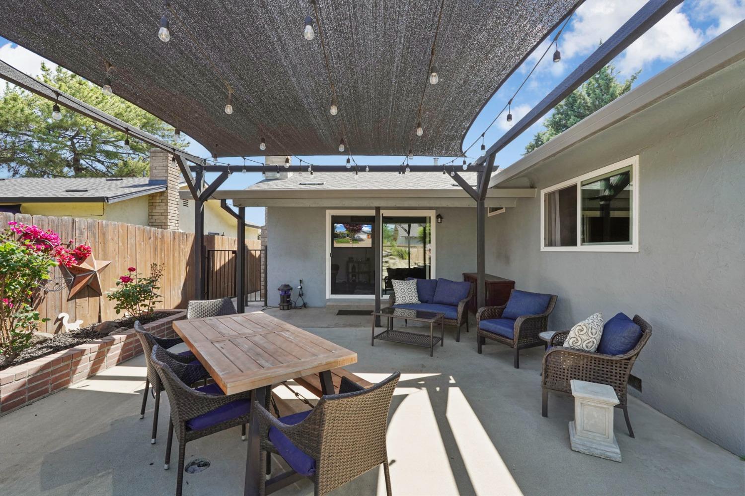 Detail Gallery Image 33 of 43 For 627 Tahoe Dr, Lodi,  CA 95242 - 3 Beds | 2 Baths