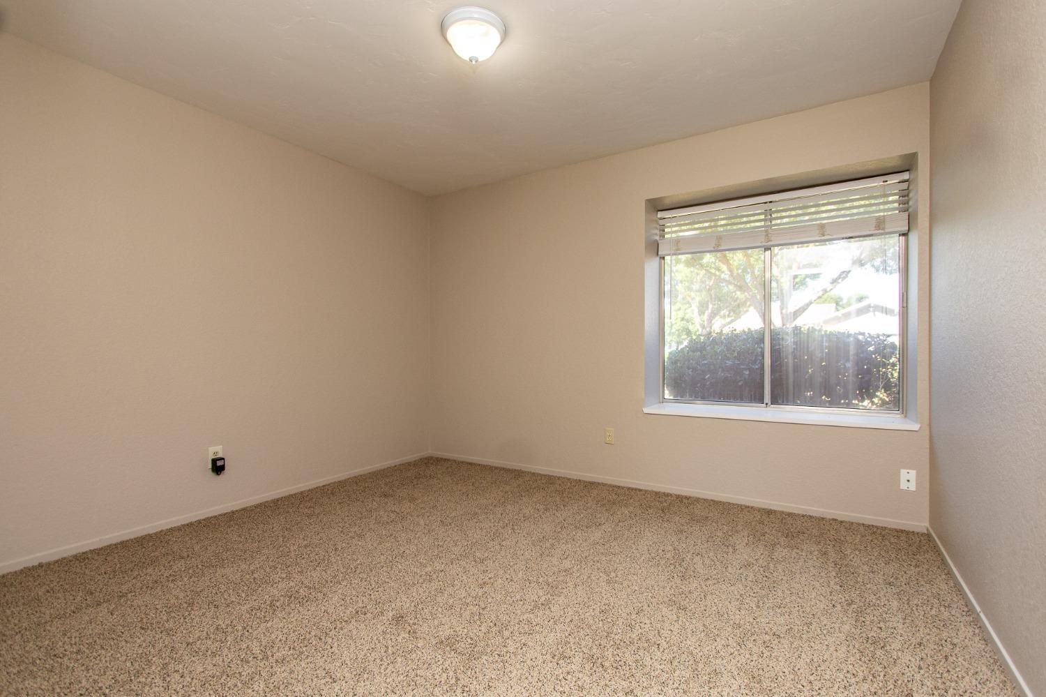 Detail Gallery Image 23 of 42 For 2000 Lincoln Oak Dr, Modesto,  CA 95355 - 3 Beds | 2 Baths