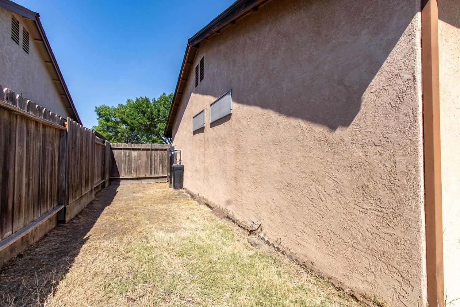 Detail Gallery Image 36 of 42 For 2000 Lincoln Oak Dr, Modesto,  CA 95355 - 3 Beds | 2 Baths