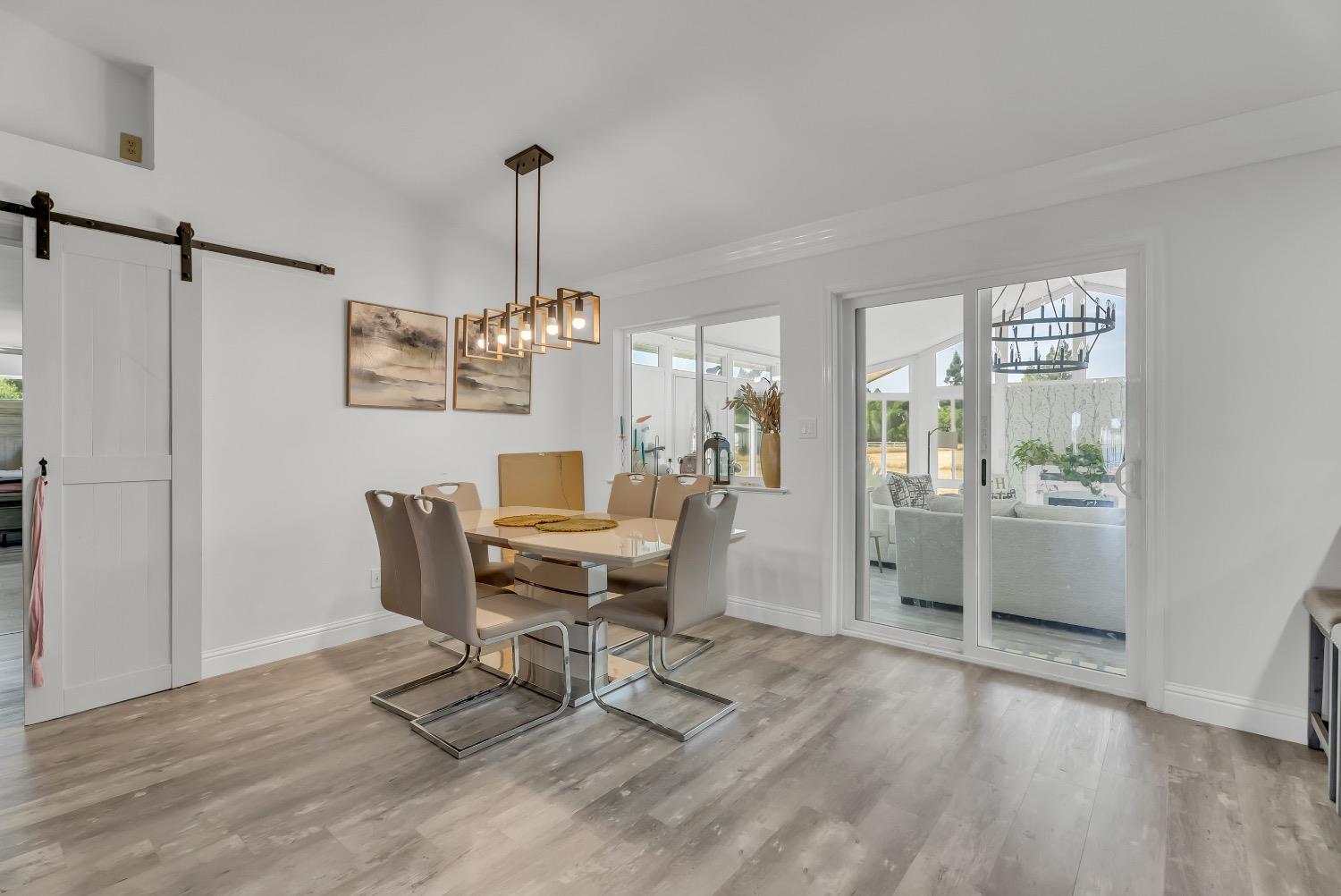 Detail Gallery Image 6 of 27 For 9947 Jetmar Way, Elk Grove,  CA 95624 - 6 Beds | 3 Baths