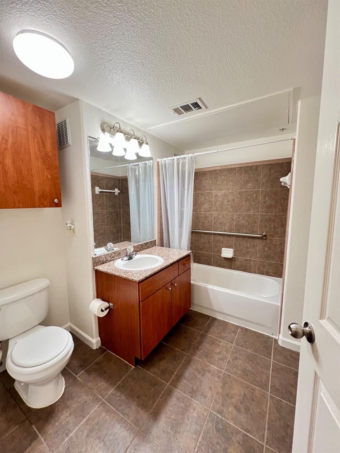 Detail Gallery Image 9 of 15 For 8434 Walerga Rd #124,  Antelope,  CA 95843 - 2 Beds | 2 Baths