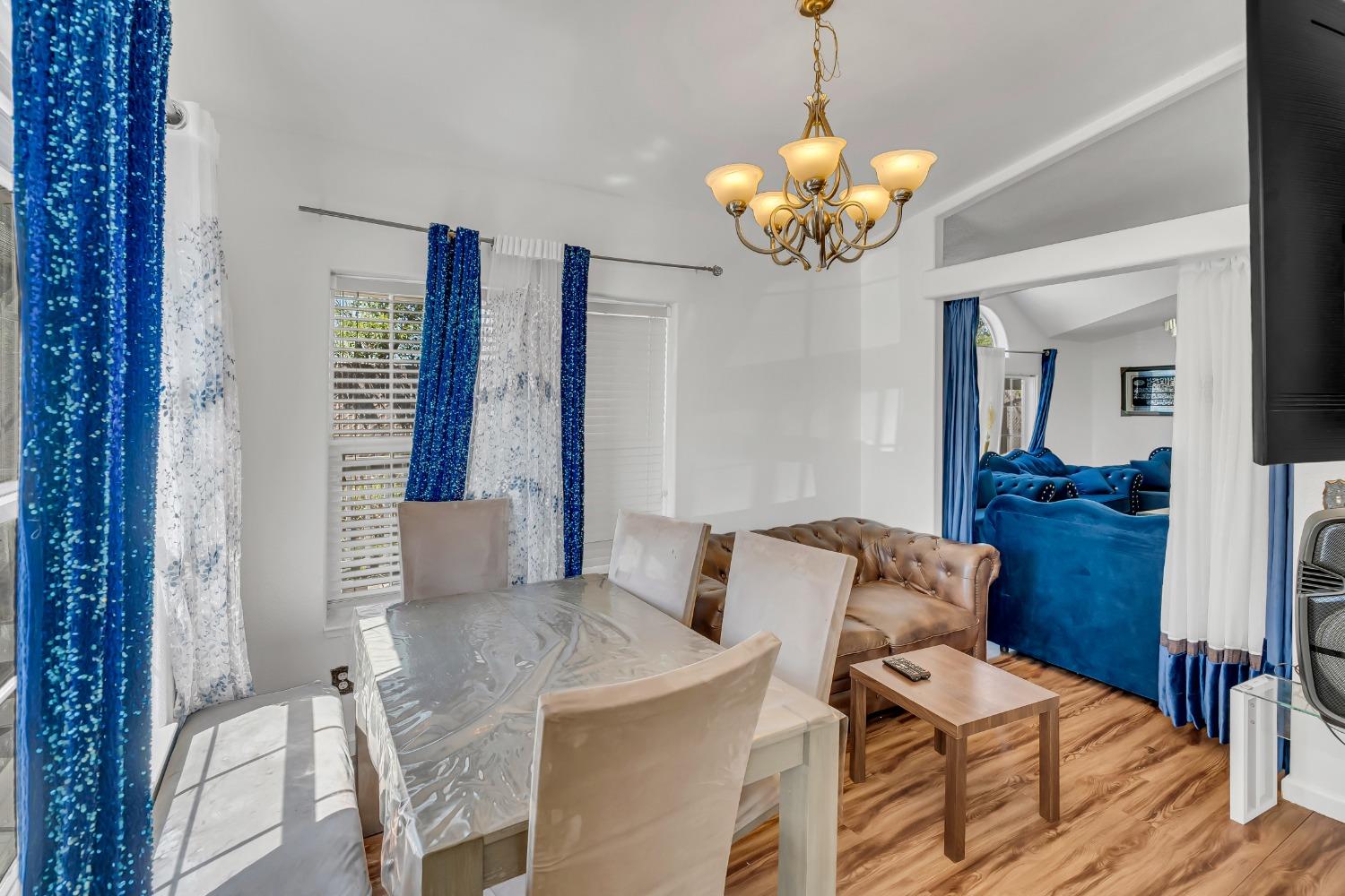 Detail Gallery Image 7 of 36 For 6417 Capital Cir 9, Sacramento,  CA 95828 - 3 Beds | 2 Baths