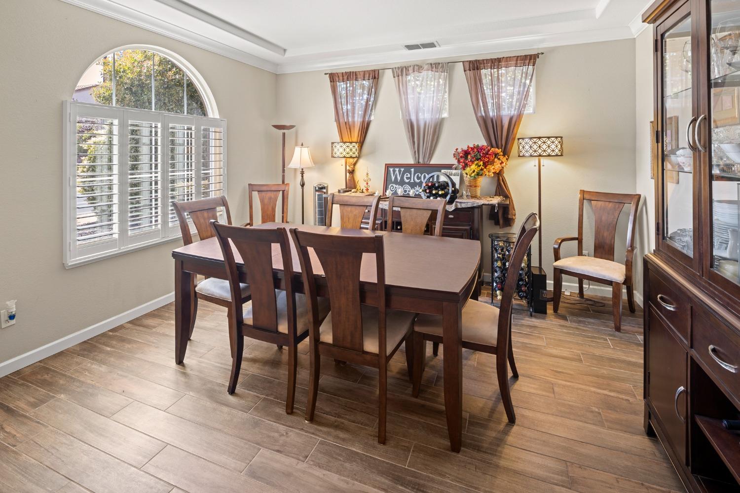 Detail Gallery Image 6 of 47 For 2566 Parkcrest Way, Roseville,  CA 95747 - 3 Beds | 2/1 Baths
