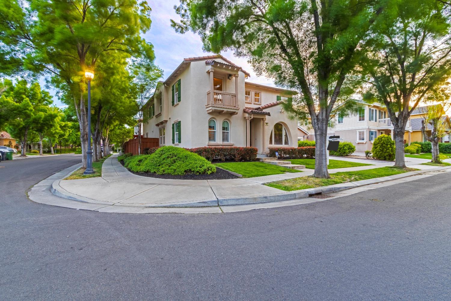 Detail Gallery Image 3 of 86 For 306 W Conejo Ave, Mountain House,  CA 95391 - 5 Beds | 4 Baths