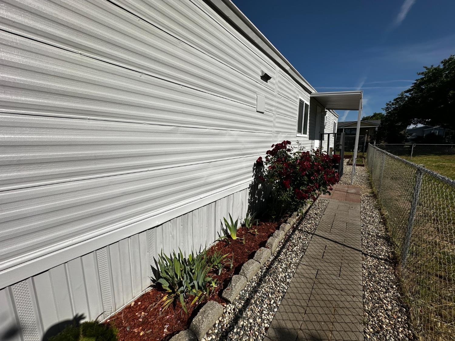 Detail Gallery Image 11 of 44 For 152 Village Cir #152,  Sacramento,  CA 95838 - 3 Beds | 2 Baths