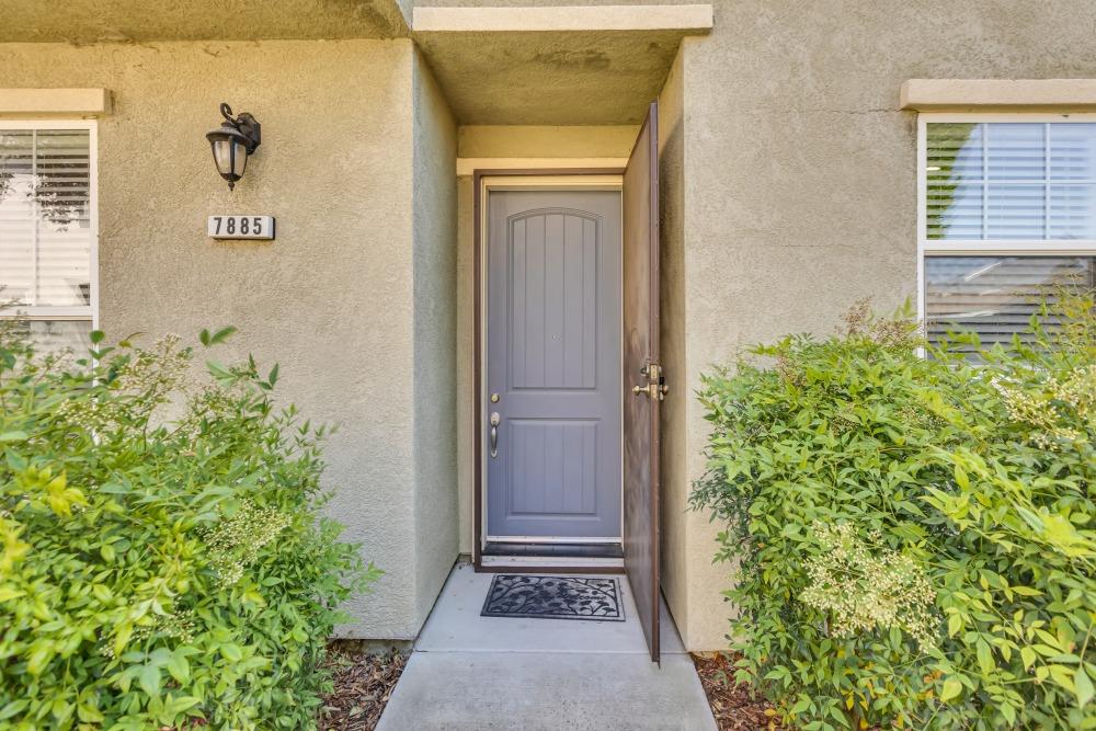 Detail Gallery Image 4 of 51 For 7885 Monaldo Walk, Sacramento,  CA 95823 - 3 Beds | 2/1 Baths