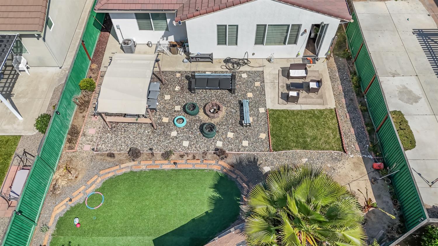 Detail Gallery Image 7 of 13 For 1479 Orgullo Ln, Manteca,  CA 95337 - 4 Beds | 3 Baths