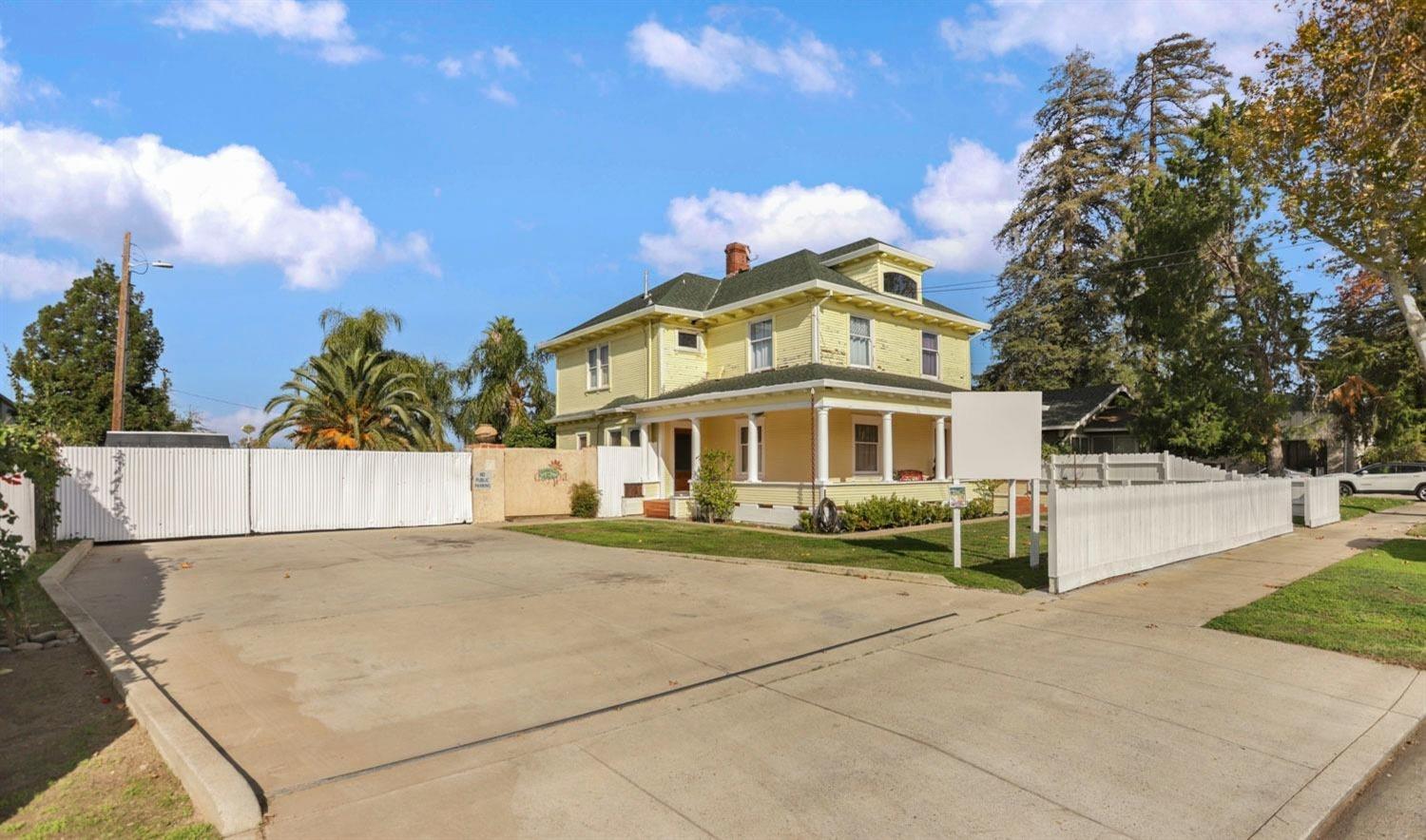Detail Gallery Image 3 of 52 For 625 E Pine St, Lodi,  CA 95240 - 4 Beds | 2 Baths