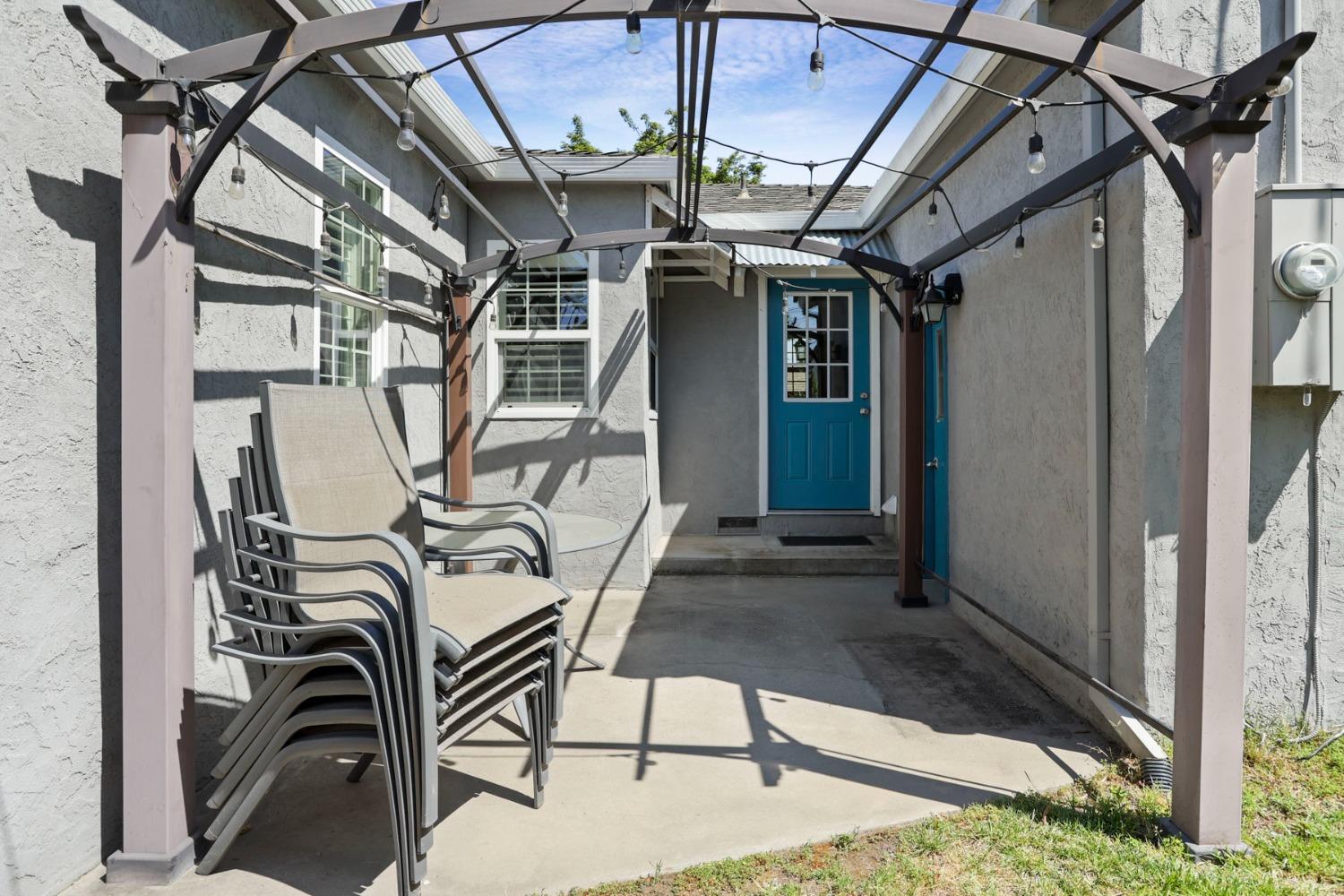 Detail Gallery Image 38 of 41 For 1120 W Oak St, Lodi,  CA 95240 - 3 Beds | 2 Baths