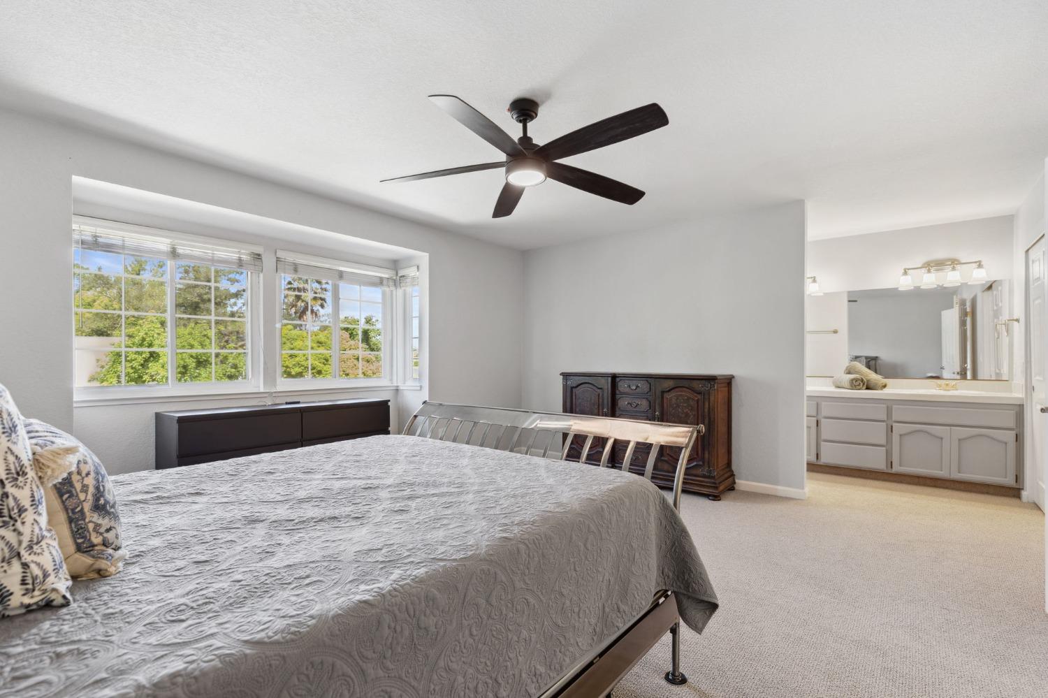 Detail Gallery Image 8 of 40 For 1535 E Colonial Pkwy #E,  Roseville,  CA 95661 - 4 Beds | 2/1 Baths