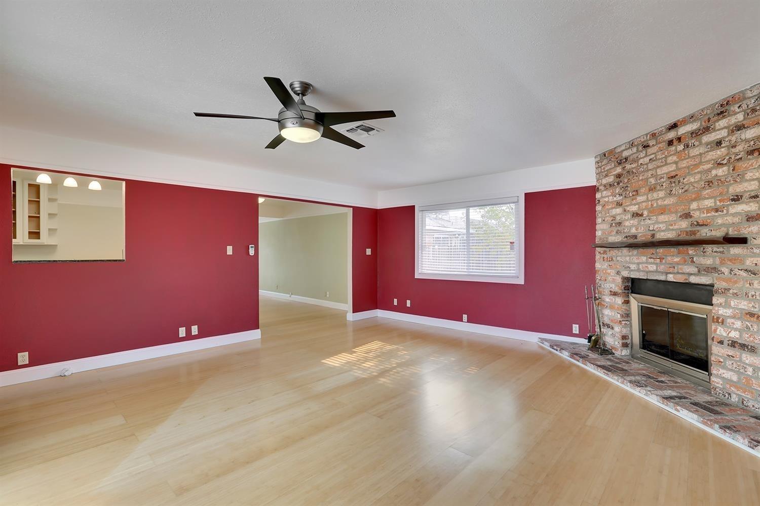 Detail Gallery Image 6 of 17 For 6916 Farmington Way, Sacramento,  CA 95828 - 3 Beds | 2 Baths
