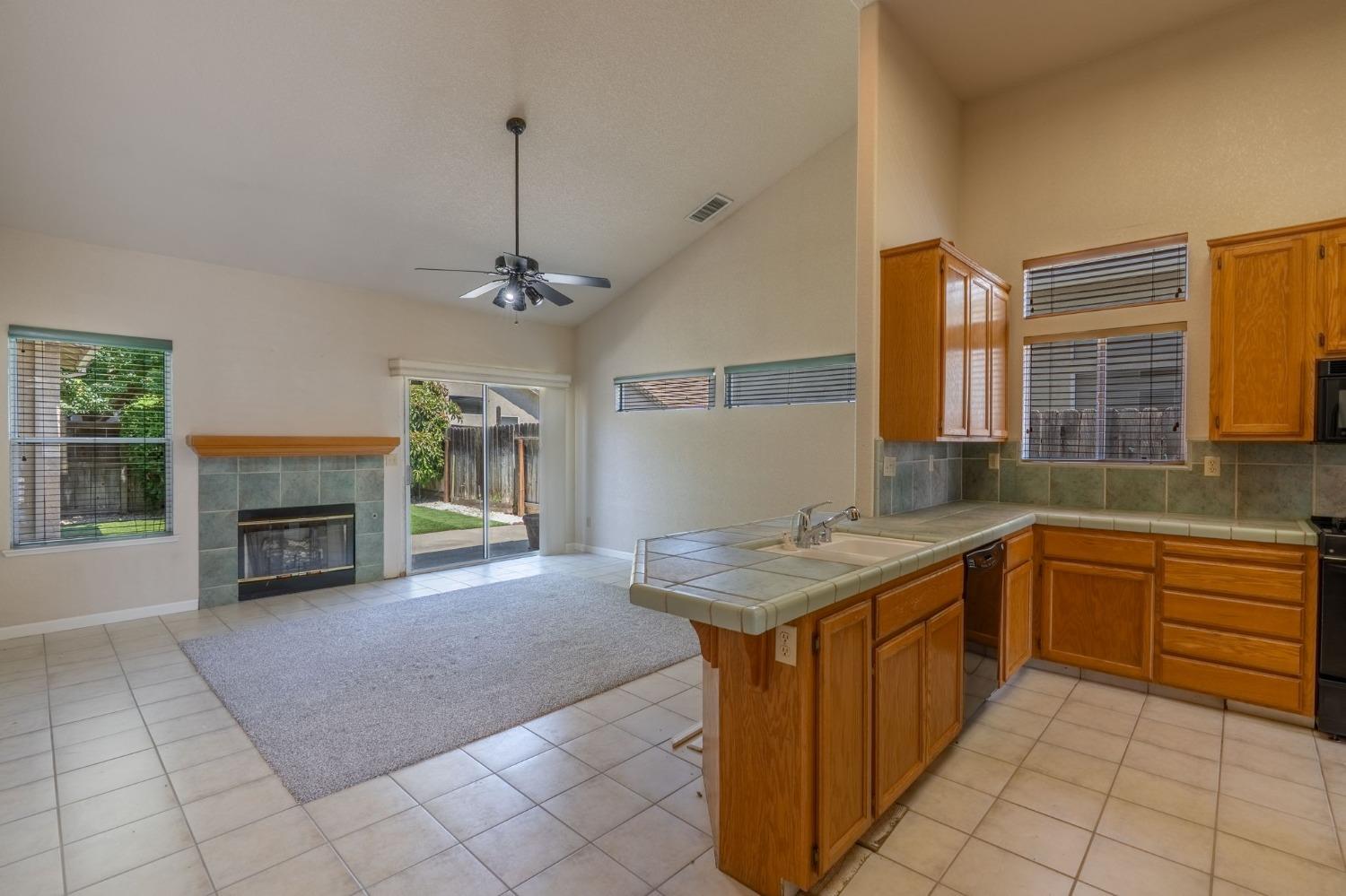 Detail Gallery Image 12 of 32 For 2205 Curzon Dr, Modesto,  CA 95355 - 3 Beds | 2 Baths