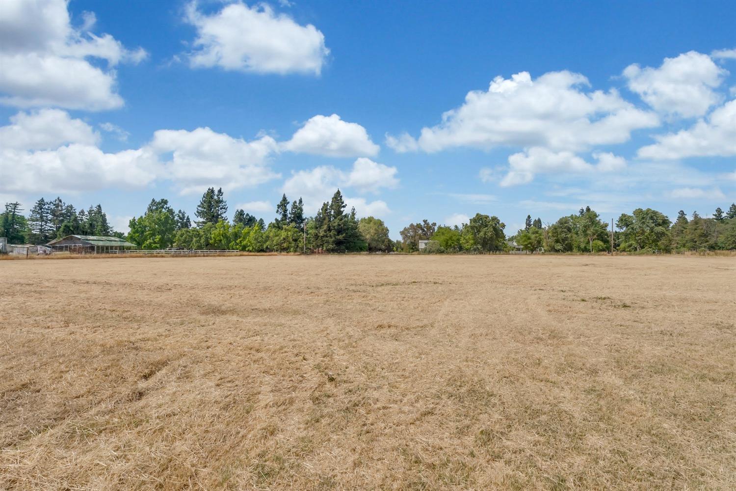 Detail Gallery Image 25 of 27 For 9947 Jetmar Way, Elk Grove,  CA 95624 - 6 Beds | 3 Baths