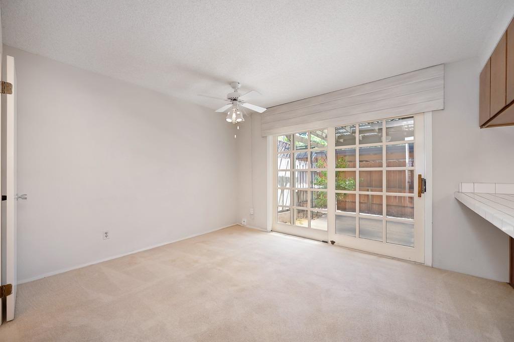 Detail Gallery Image 9 of 37 For 7558 Fairway Two Ave, Fair Oaks,  CA 95628 - 3 Beds | 2/1 Baths
