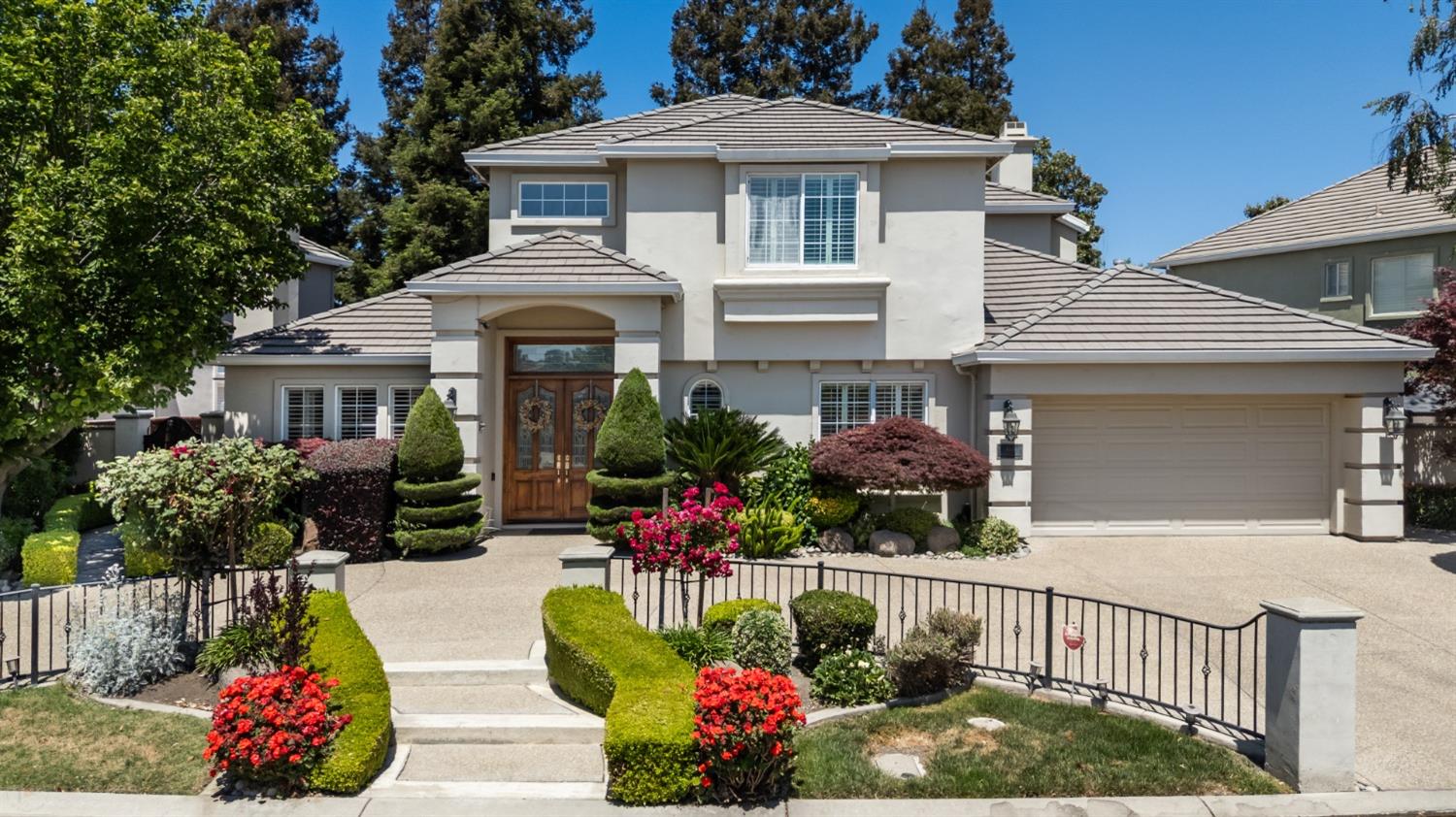 Detail Gallery Image 4 of 84 For 5036 Spanish Bay Cir, Stockton,  CA 95219 - 4 Beds | 3 Baths