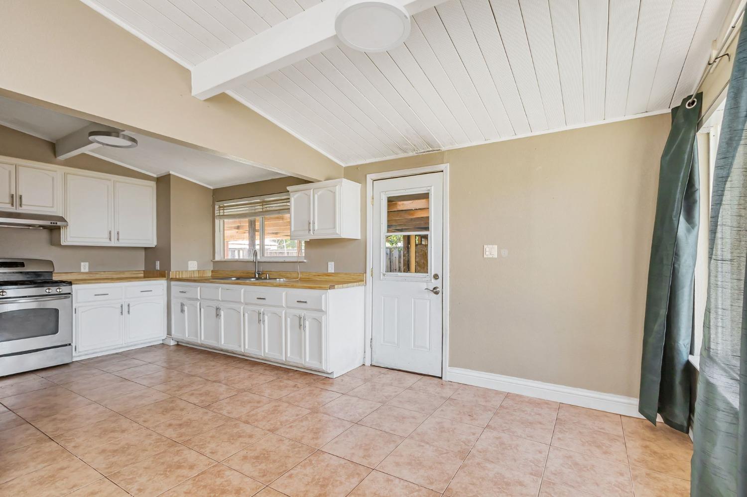 Detail Gallery Image 10 of 33 For 1742 Orlando Dr, San Jose,  CA 95122 - 3 Beds | 1 Baths
