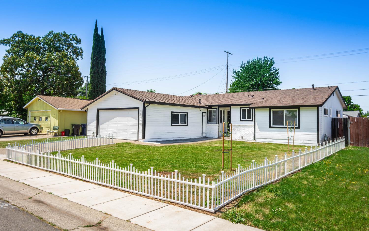Detail Gallery Image 1 of 48 For 2672 Ellenbrook Dr, Rancho Cordova,  CA 95670 - 3 Beds | 2 Baths