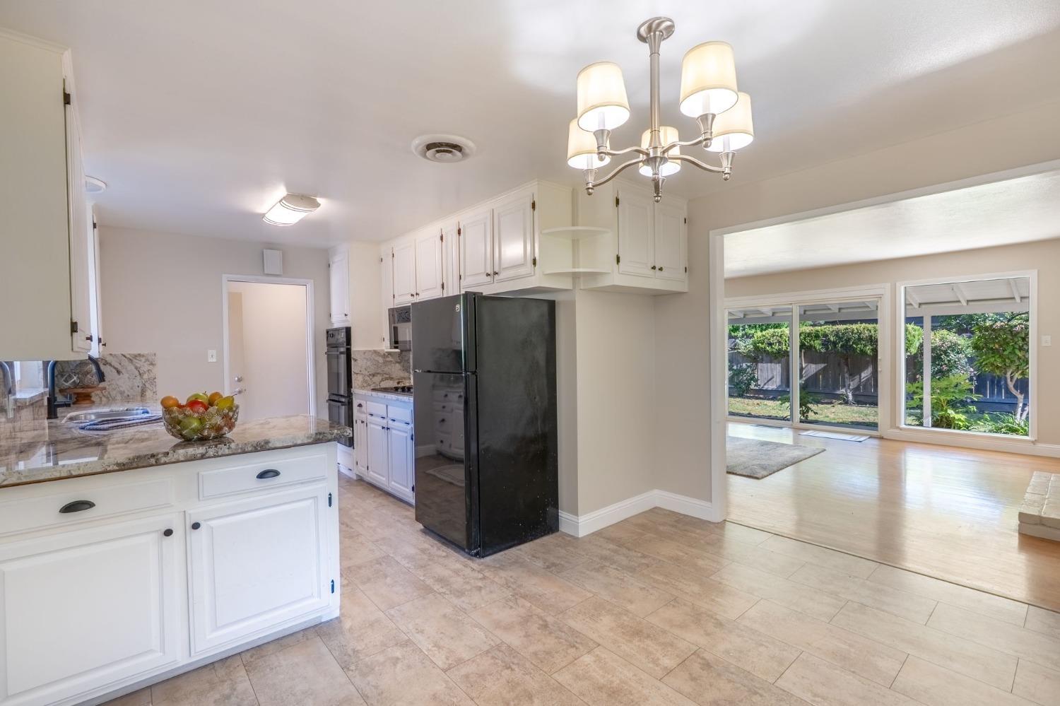 Louise Avenue, Modesto, California image 9