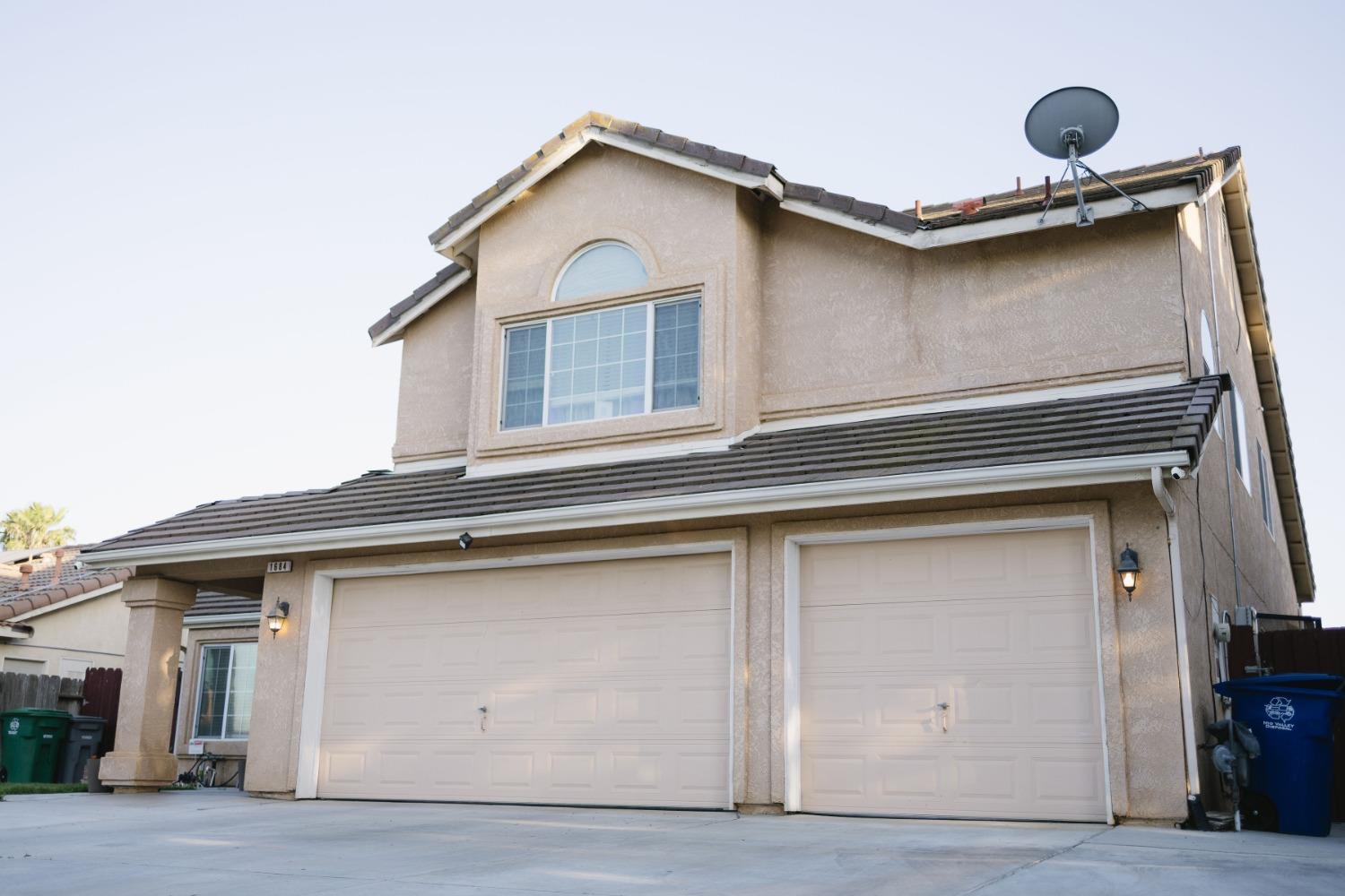 Detail Gallery Image 2 of 25 For 1684 via Milano, Gustine,  CA 95322 - 4 Beds | 3 Baths