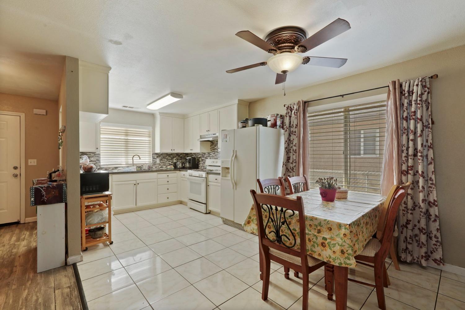 Detail Gallery Image 7 of 38 For 3460 Belleview Ave, Stockton,  CA 95206 - 3 Beds | 2 Baths