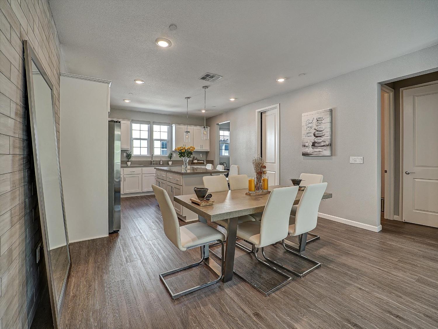 Detail Gallery Image 39 of 97 For 4474 Louvre Ln, Sacramento,  CA 95834 - 4 Beds | 3/1 Baths