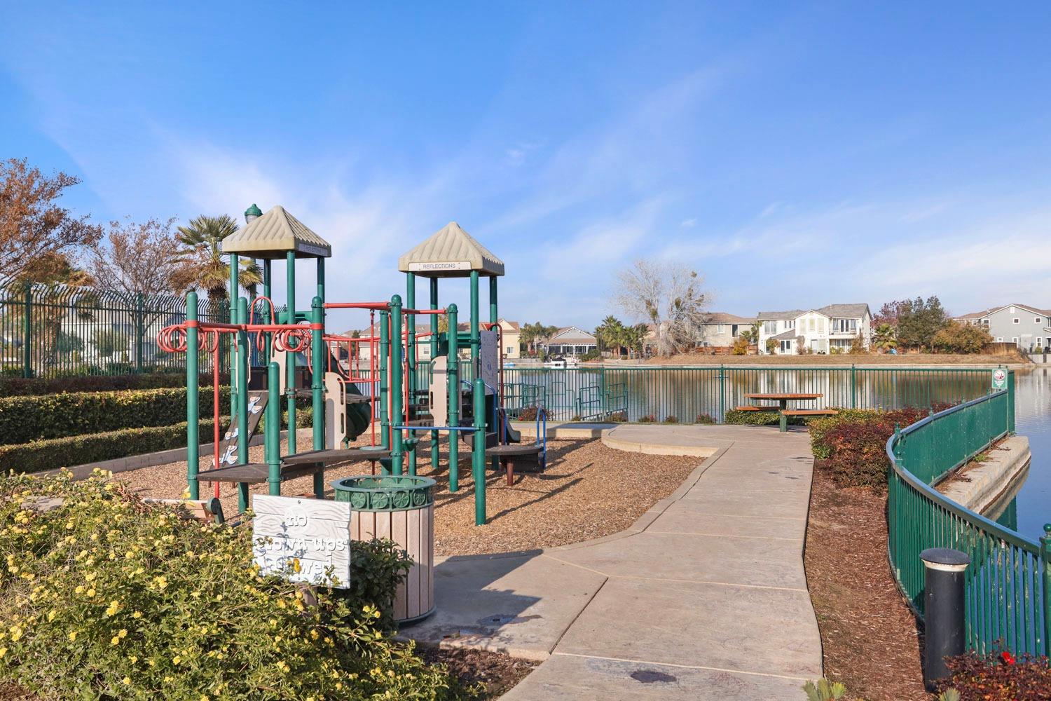 Detail Gallery Image 26 of 38 For 1401 Oasis Ln, Patterson,  CA 95363 - 4 Beds | 2/1 Baths