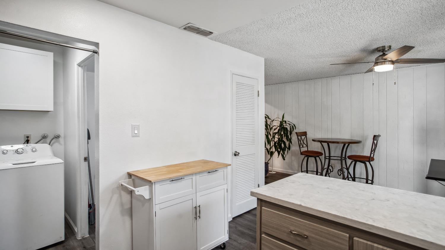 Detail Gallery Image 13 of 39 For 8903 Salmon Falls Dr #B,  Sacramento,  CA 95826 - 4 Beds | 2/1 Baths
