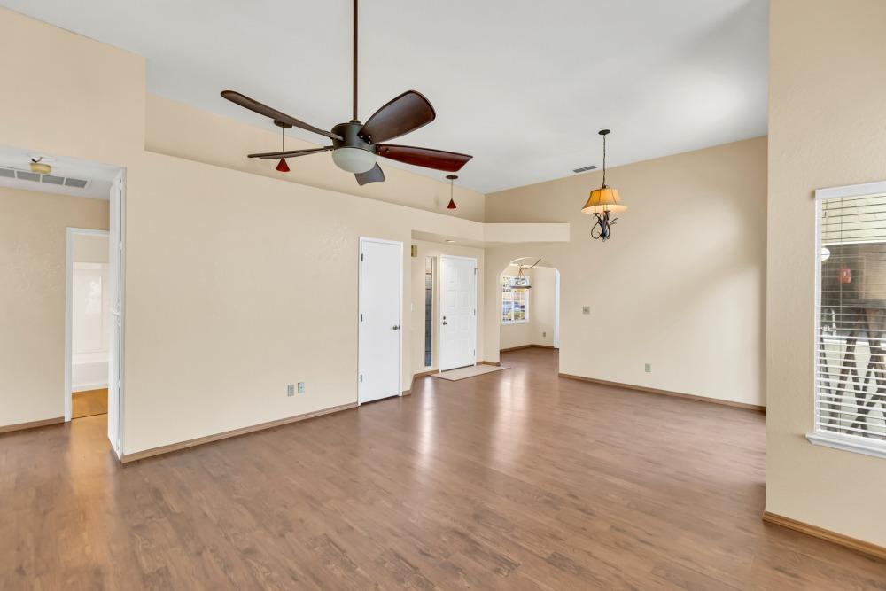 Detail Gallery Image 18 of 38 For 8068 Cardale Way, Sacramento,  CA 95829 - 3 Beds | 2 Baths
