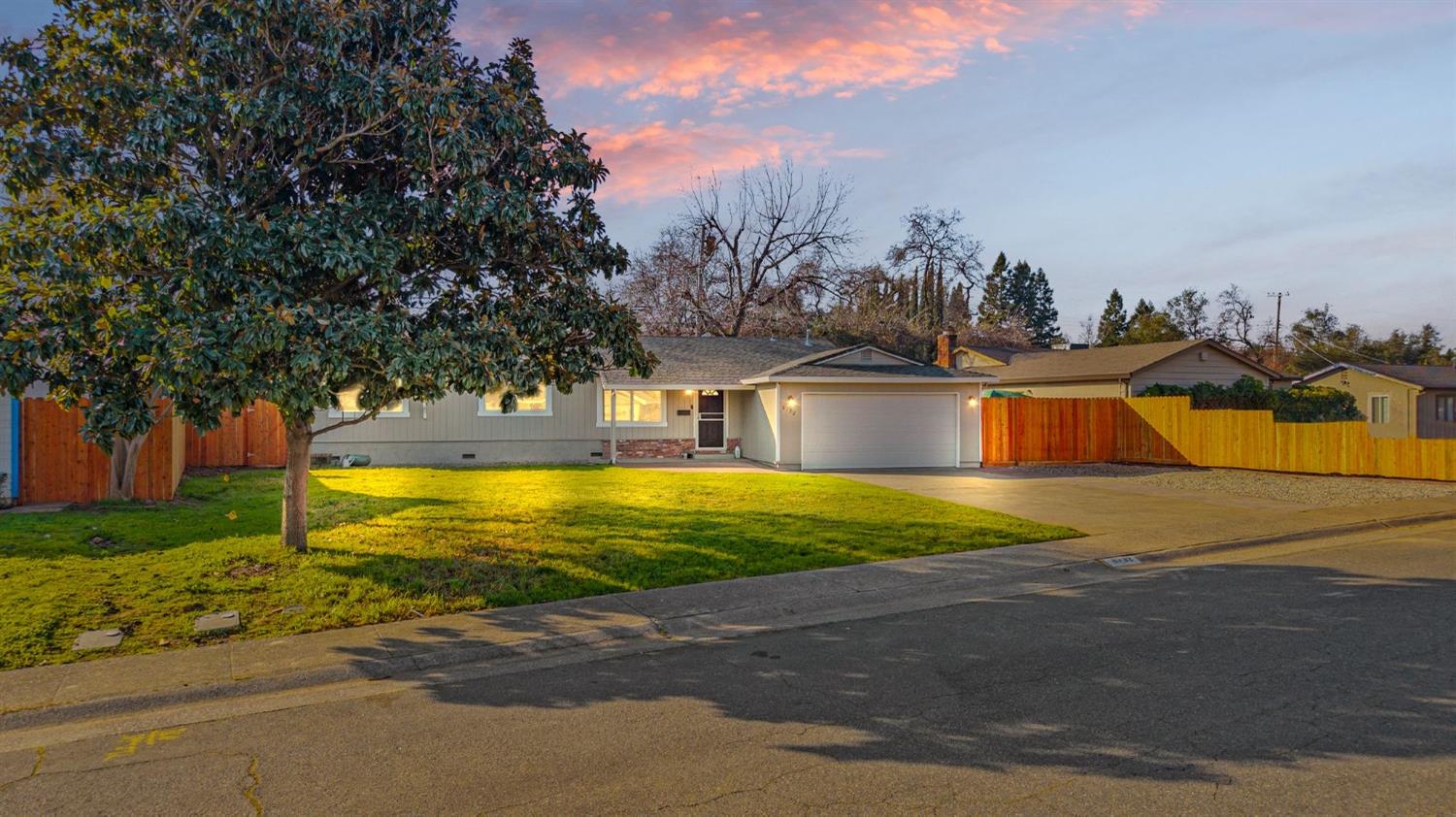 Mohawk Way, Fair Oaks, California image 2