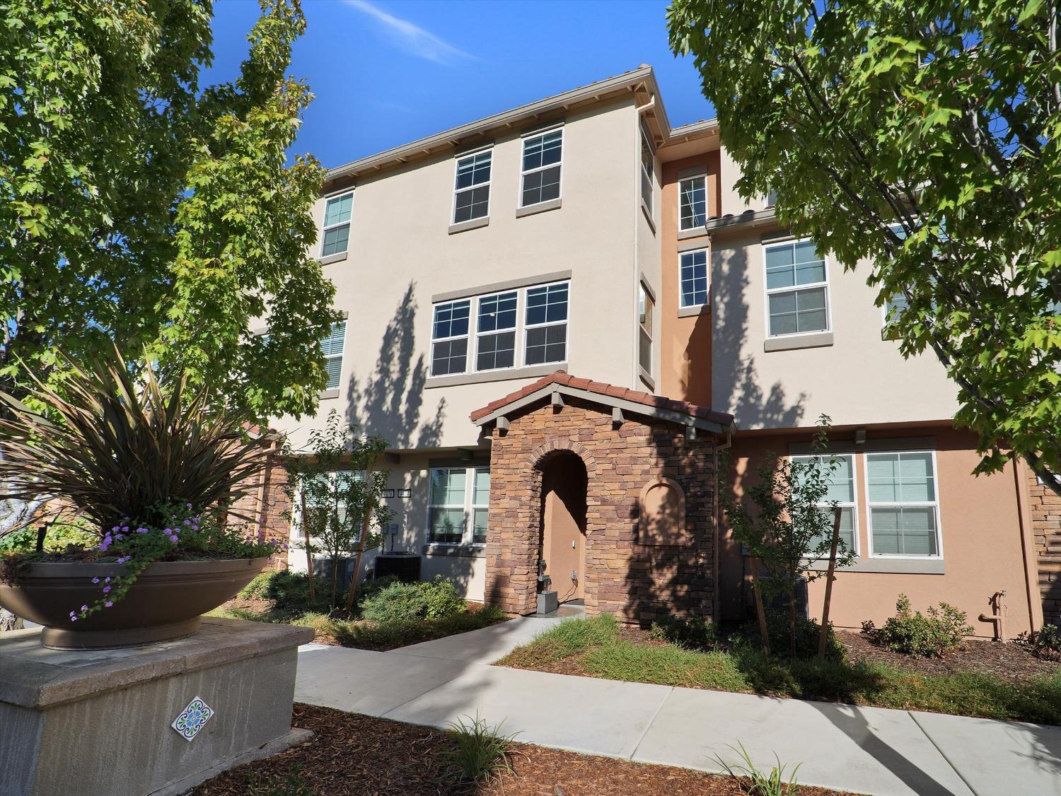 Detail Gallery Image 89 of 97 For 4474 Louvre Ln, Sacramento,  CA 95834 - 4 Beds | 3/1 Baths