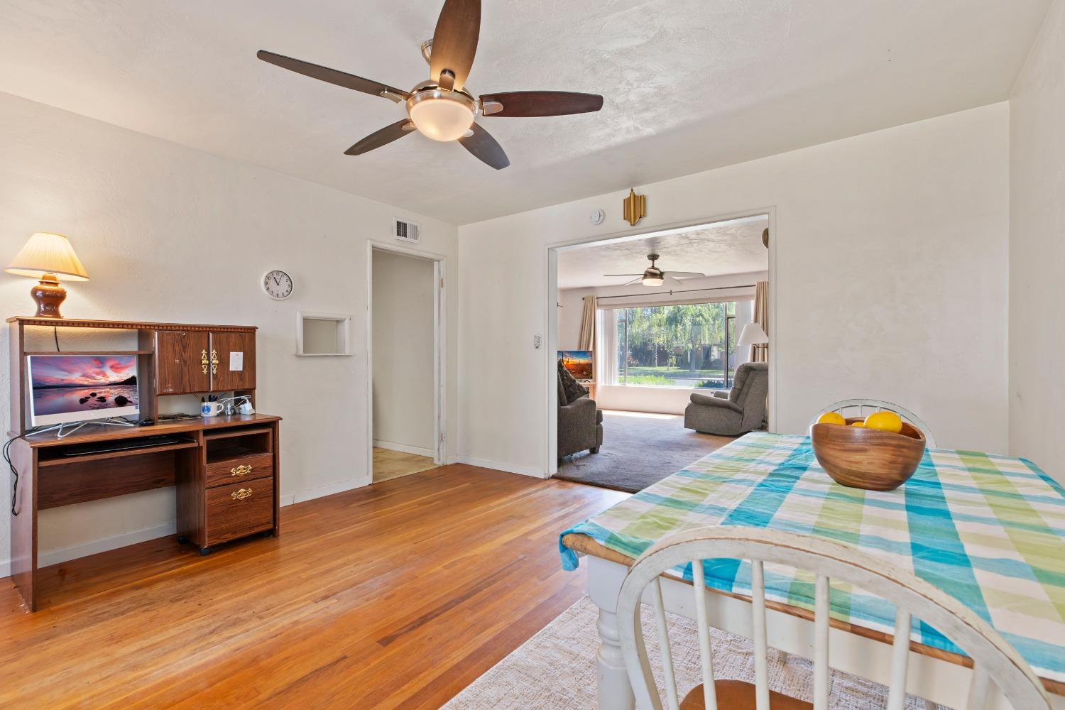 Detail Gallery Image 10 of 42 For 515 Locust Ave, Manteca,  CA 95337 - 3 Beds | 2 Baths