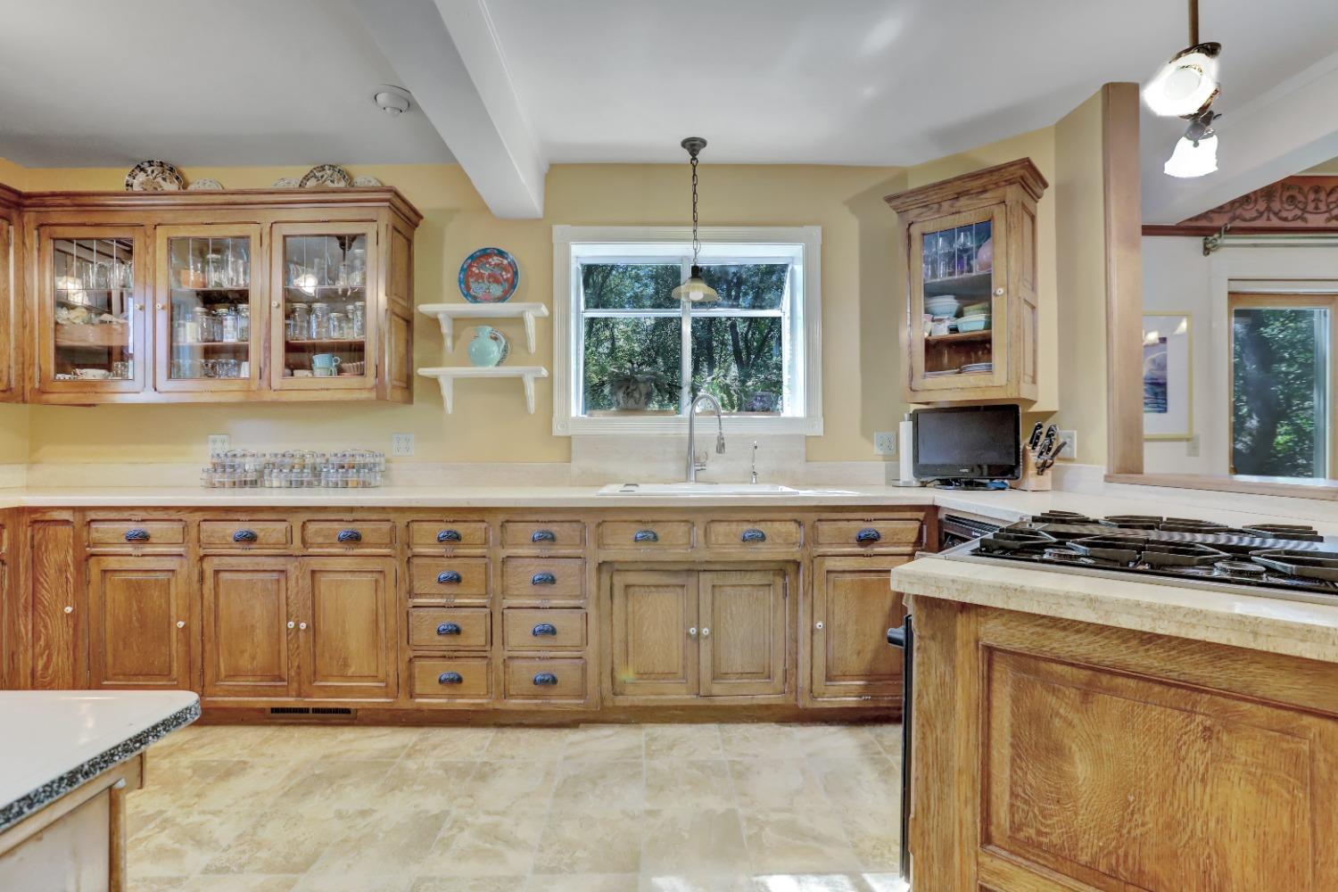 Detail Gallery Image 17 of 99 For 14511 Clear Creek Pl, Grass Valley,  CA 95949 - 3 Beds | 2 Baths
