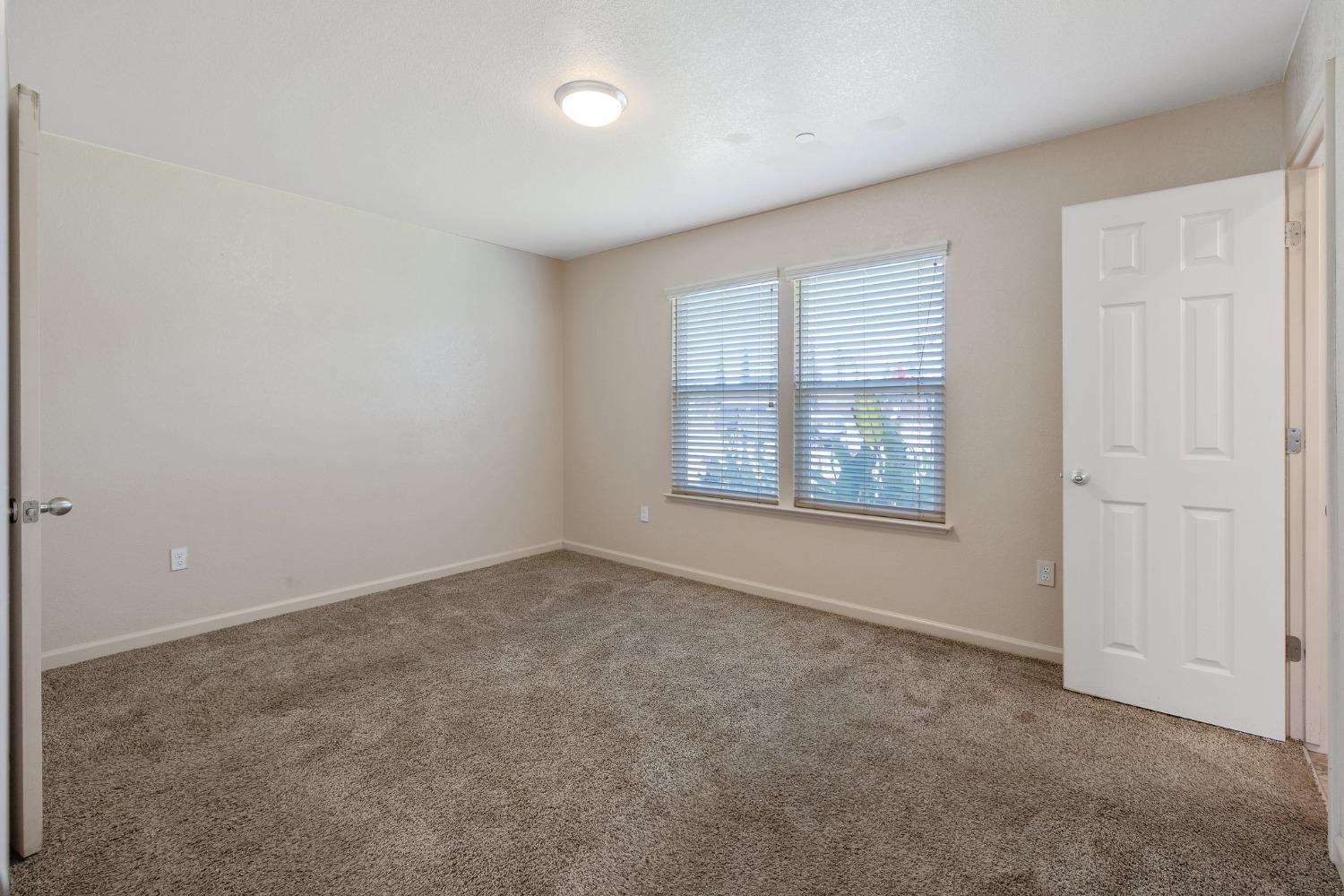 Detail Gallery Image 22 of 38 For 709 Shasta Dr, Hanford,  CA 93230 - 4 Beds | 2 Baths