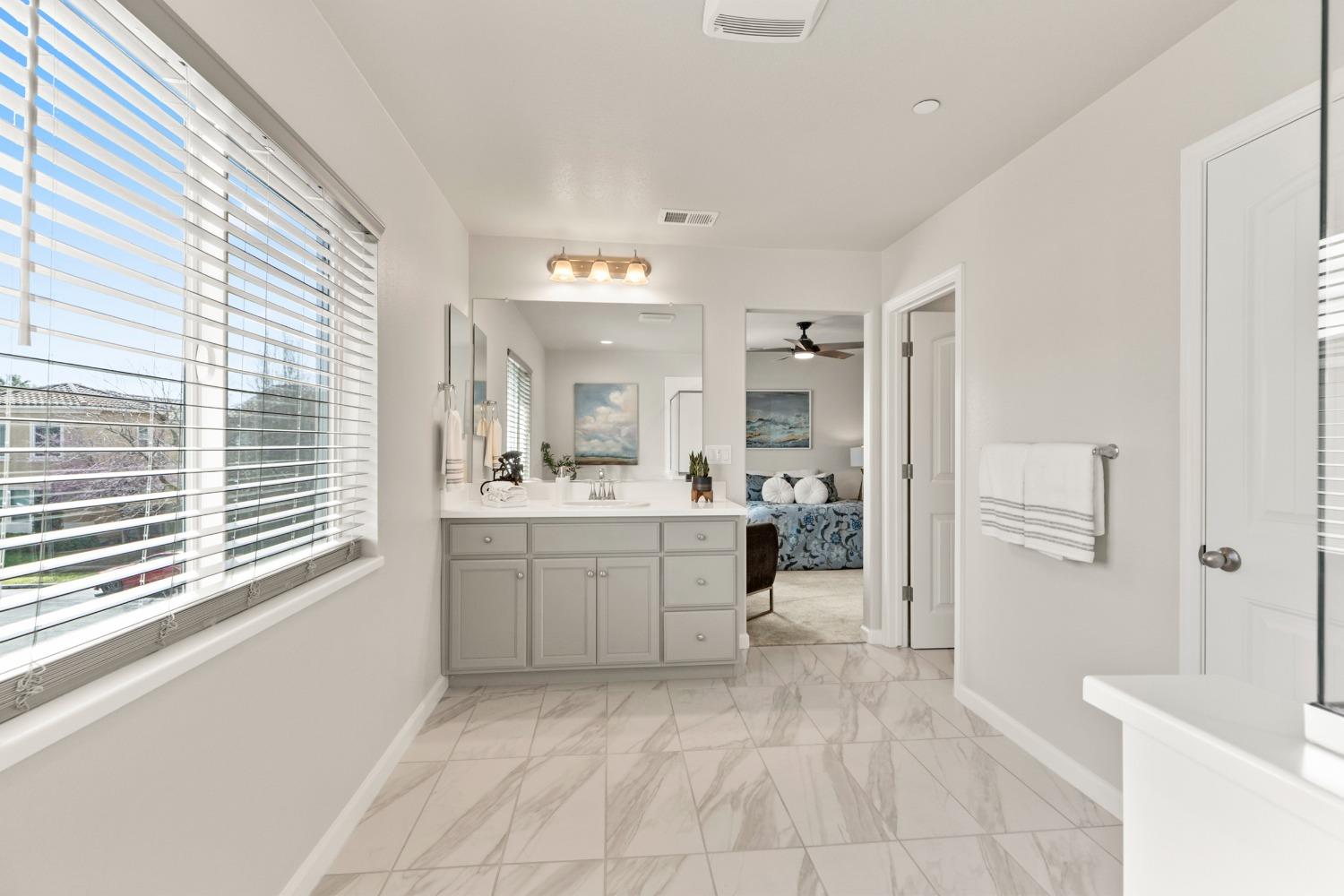 Detail Gallery Image 15 of 36 For 3922 Dedication Dr, Turlock,  CA 95382 - 3 Beds | 2/1 Baths