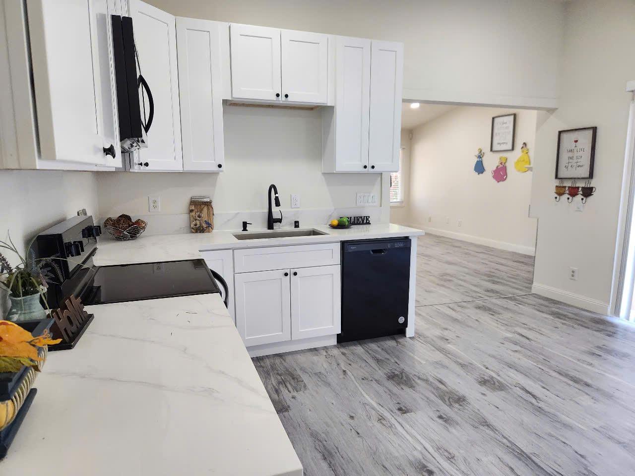 Detail Gallery Image 6 of 24 For 7635 Clover Woods Ct, Sacramento,  CA 95828 - 2 Beds | 2 Baths