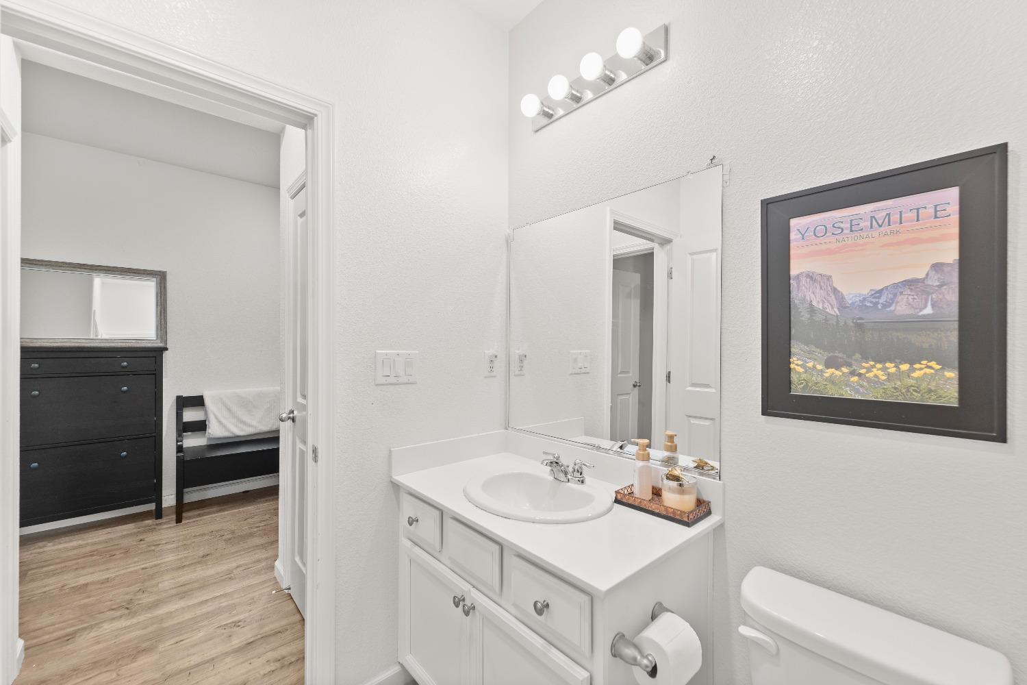 Detail Gallery Image 8 of 49 For 1033 Solstice St, Roseville,  CA 95747 - 4 Beds | 3 Baths
