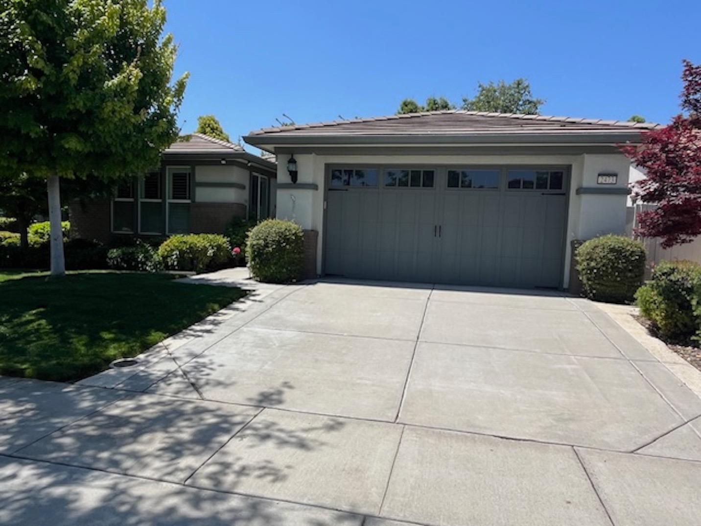 Detail Gallery Image 1 of 44 For 2473 Dutchwood Ln, Manteca,  CA 95336 - 2 Beds | 2 Baths