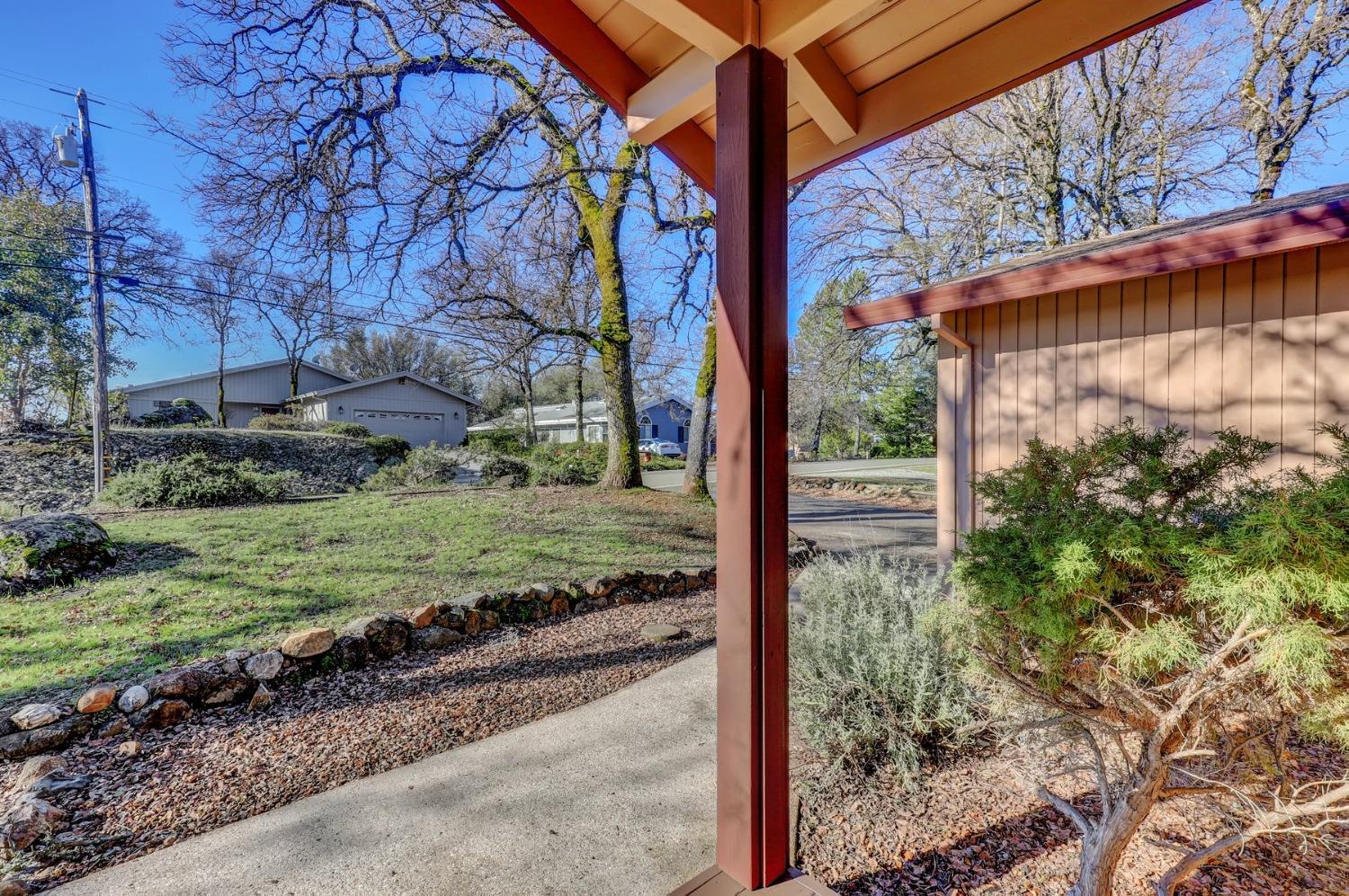 Detail Gallery Image 5 of 48 For 18082 Hummingbird Dr, Penn Valley,  CA 95946 - 3 Beds | 2 Baths