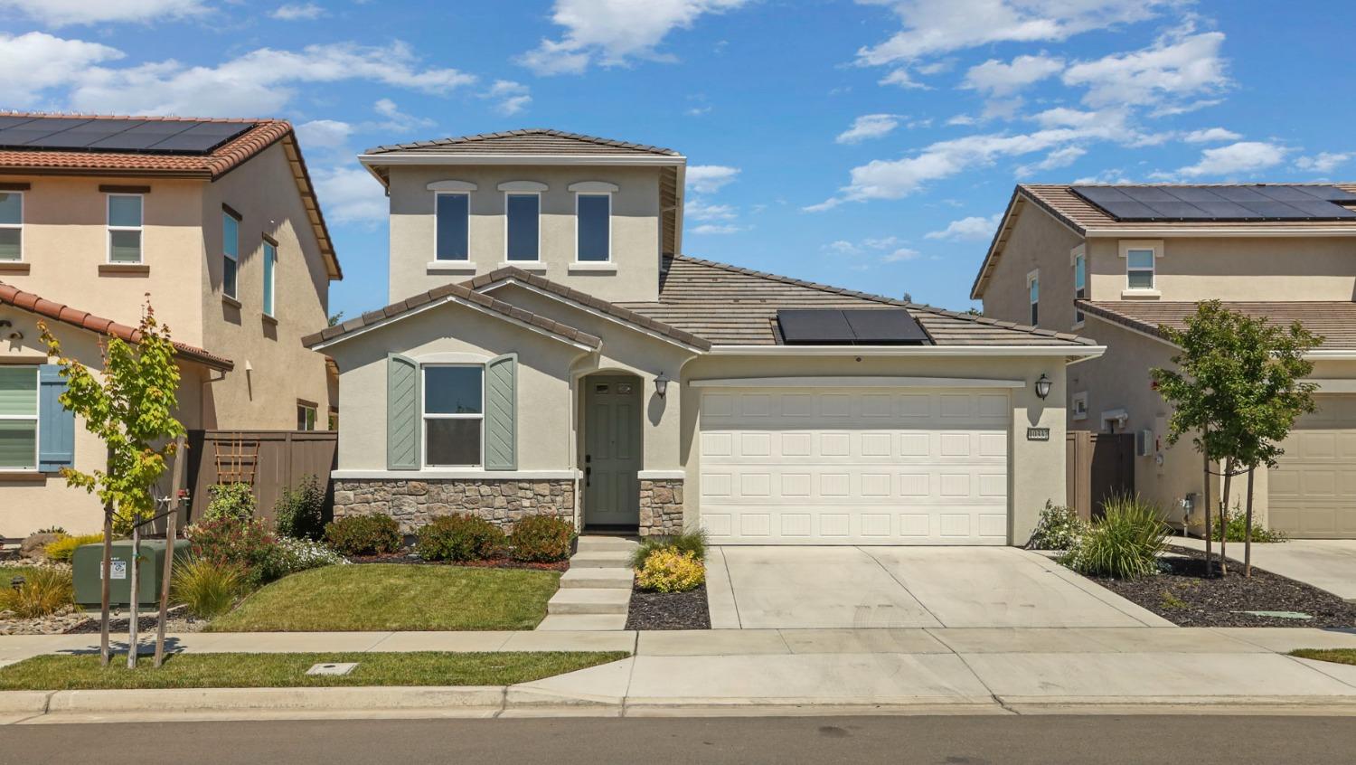 Detail Gallery Image 1 of 51 For 10332 Crab Apple Dr, Stockton,  CA 95219 - 3 Beds | 3 Baths