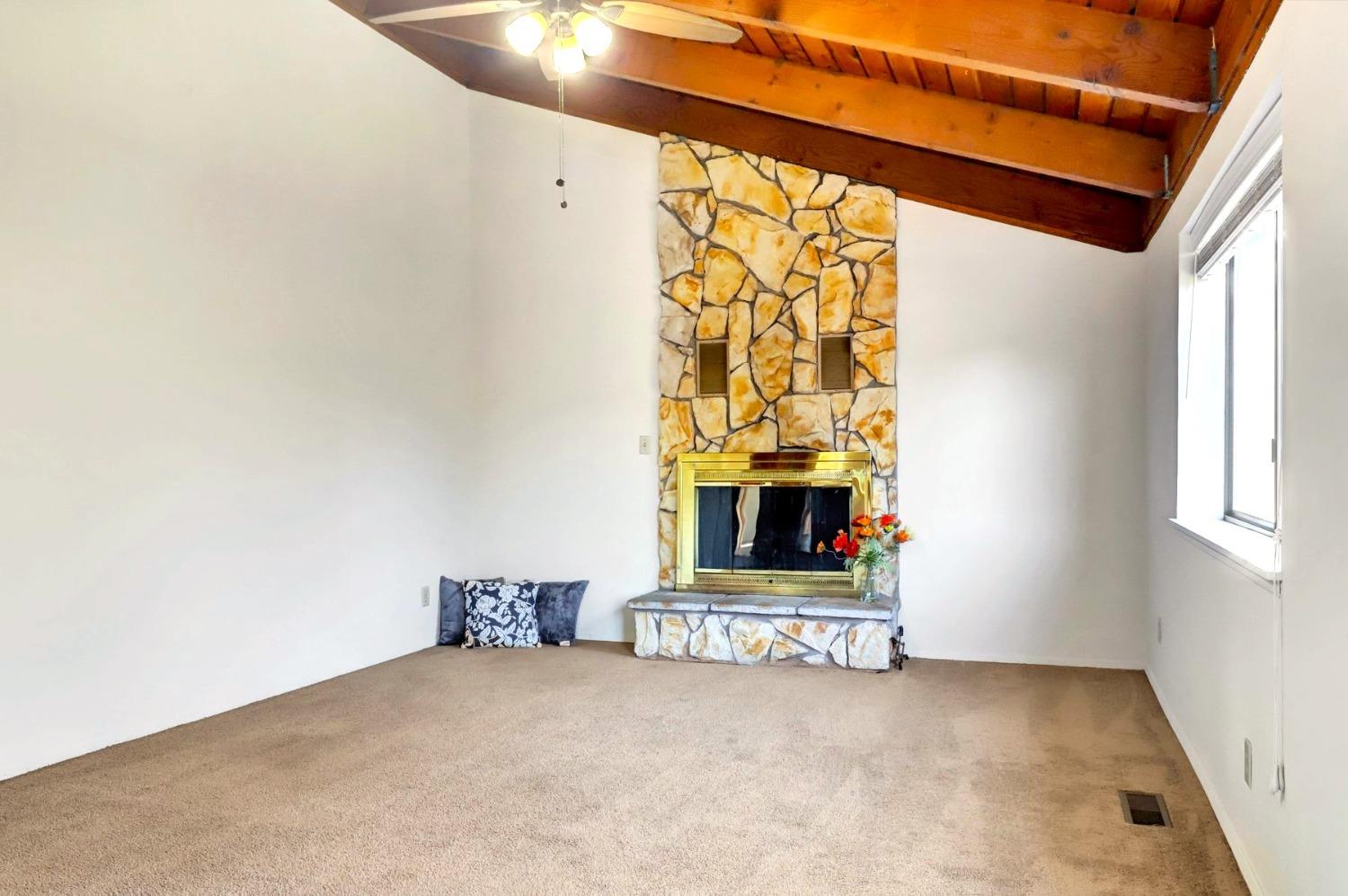 Detail Gallery Image 12 of 48 For 18082 Hummingbird Dr, Penn Valley,  CA 95946 - 3 Beds | 2 Baths