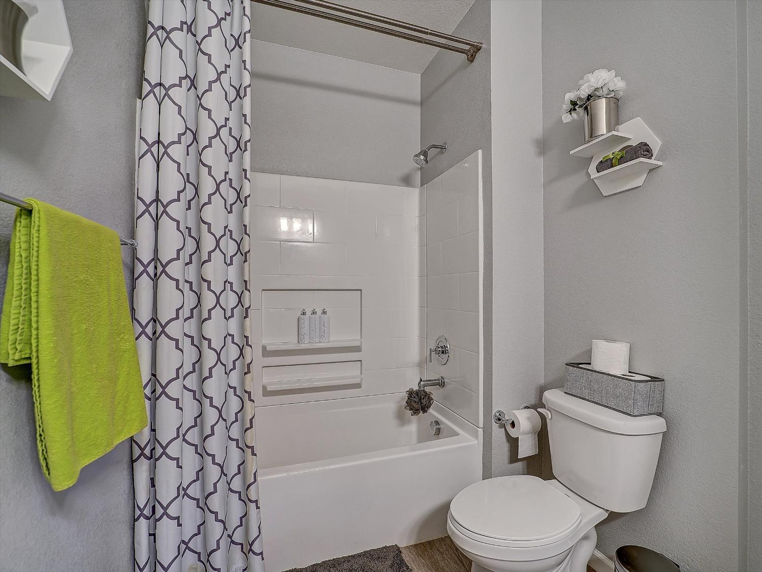 Detail Gallery Image 79 of 97 For 4474 Louvre Ln, Sacramento,  CA 95834 - 4 Beds | 3/1 Baths