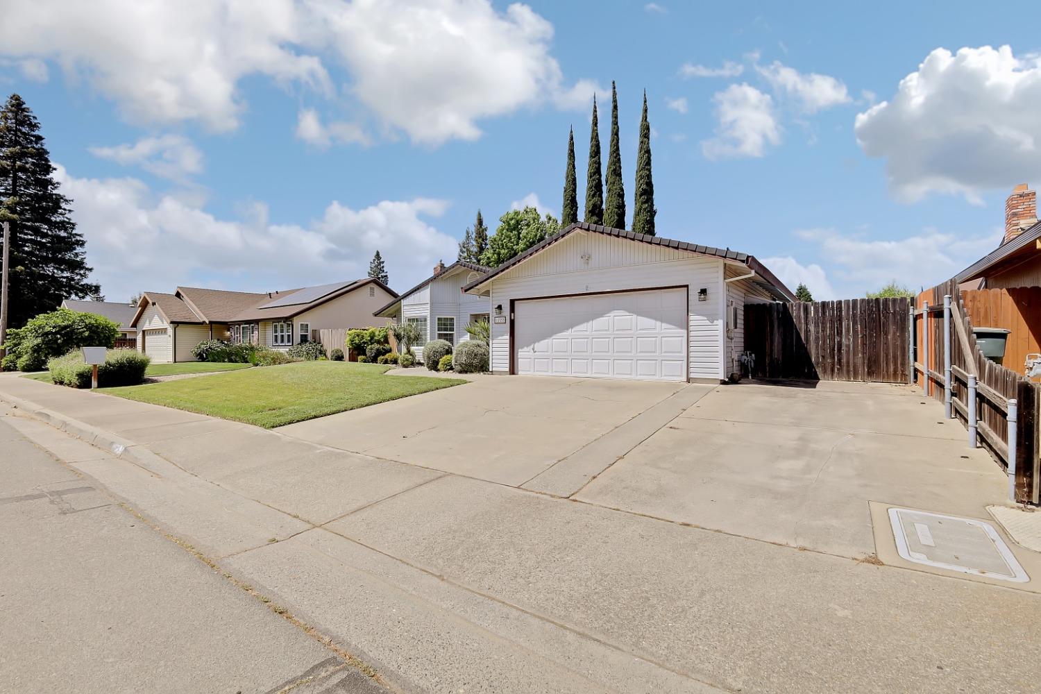 Detail Gallery Image 2 of 24 For 1722 Clark Ave, Yuba City,  CA 95991 - 3 Beds | 2 Baths