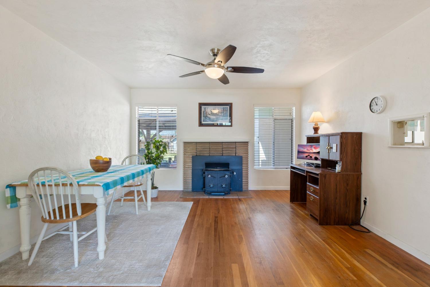 Detail Gallery Image 9 of 42 For 515 Locust Ave, Manteca,  CA 95337 - 3 Beds | 2 Baths