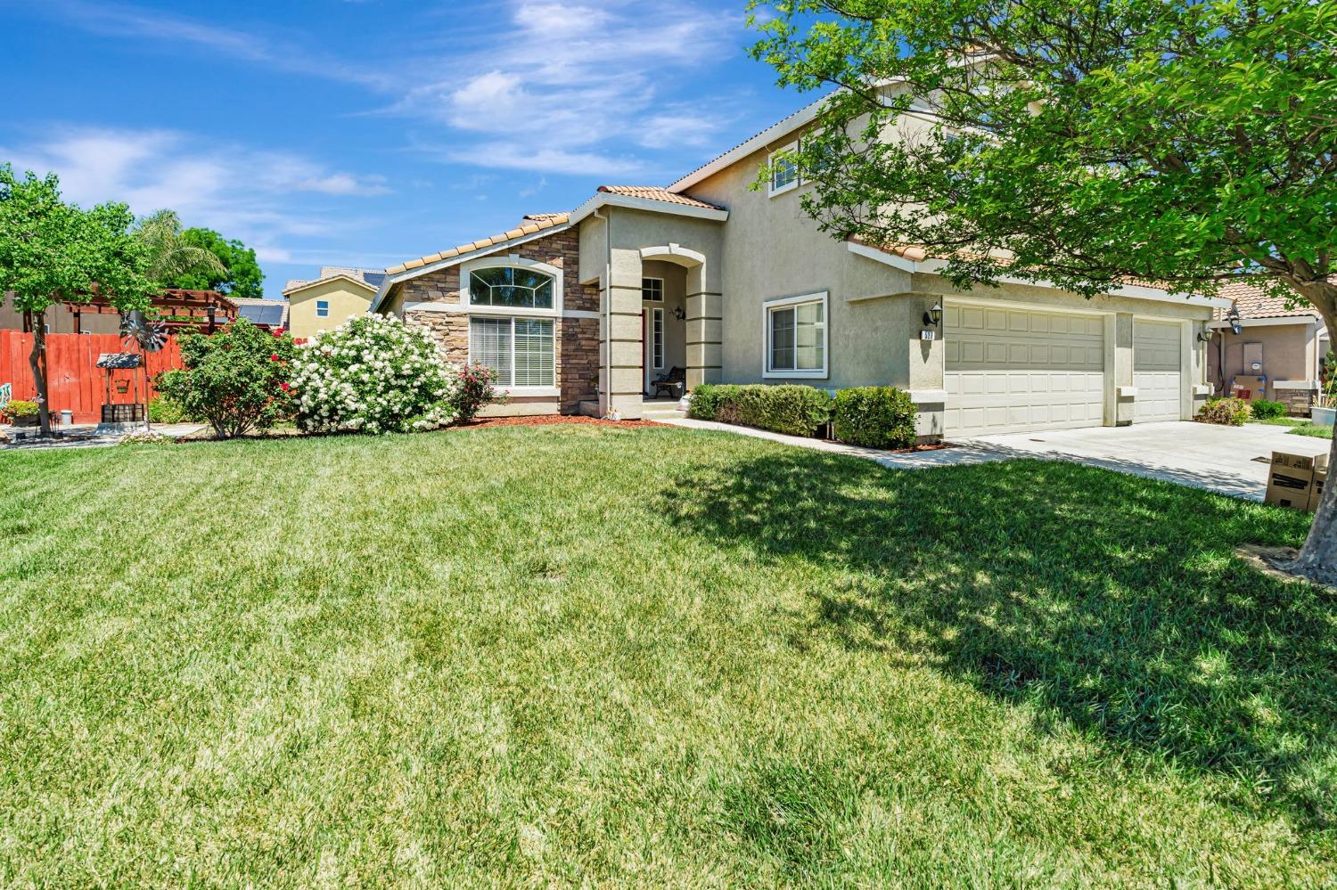 Detail Gallery Image 4 of 41 For 527 Crow Mountain Dr, Newman,  CA 95360 - 5 Beds | 3 Baths