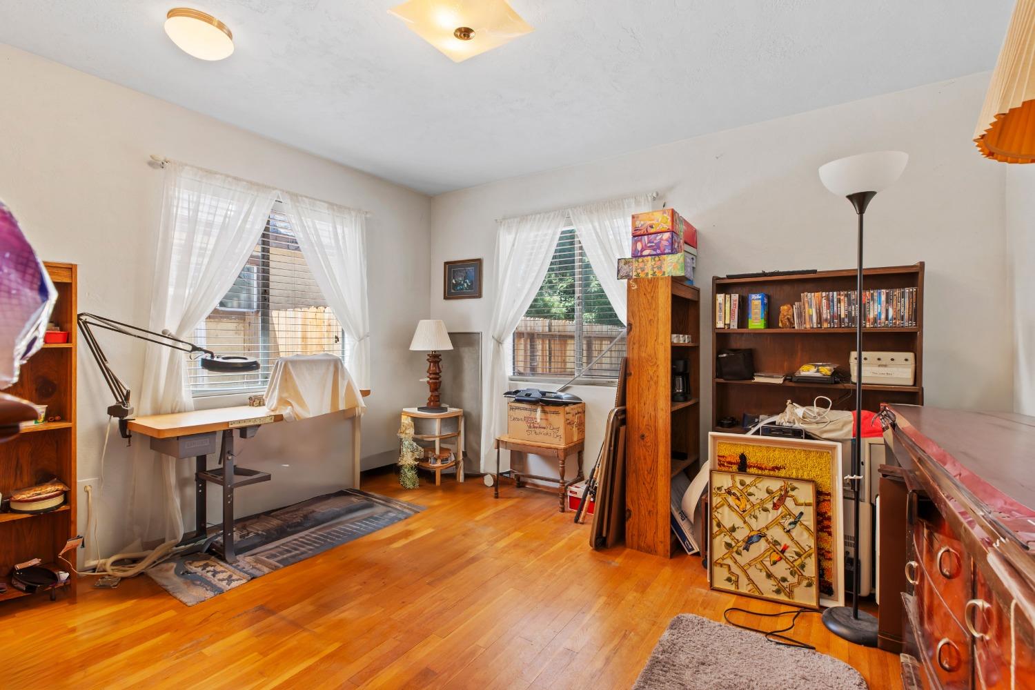 Detail Gallery Image 16 of 42 For 515 Locust Ave, Manteca,  CA 95337 - 3 Beds | 2 Baths
