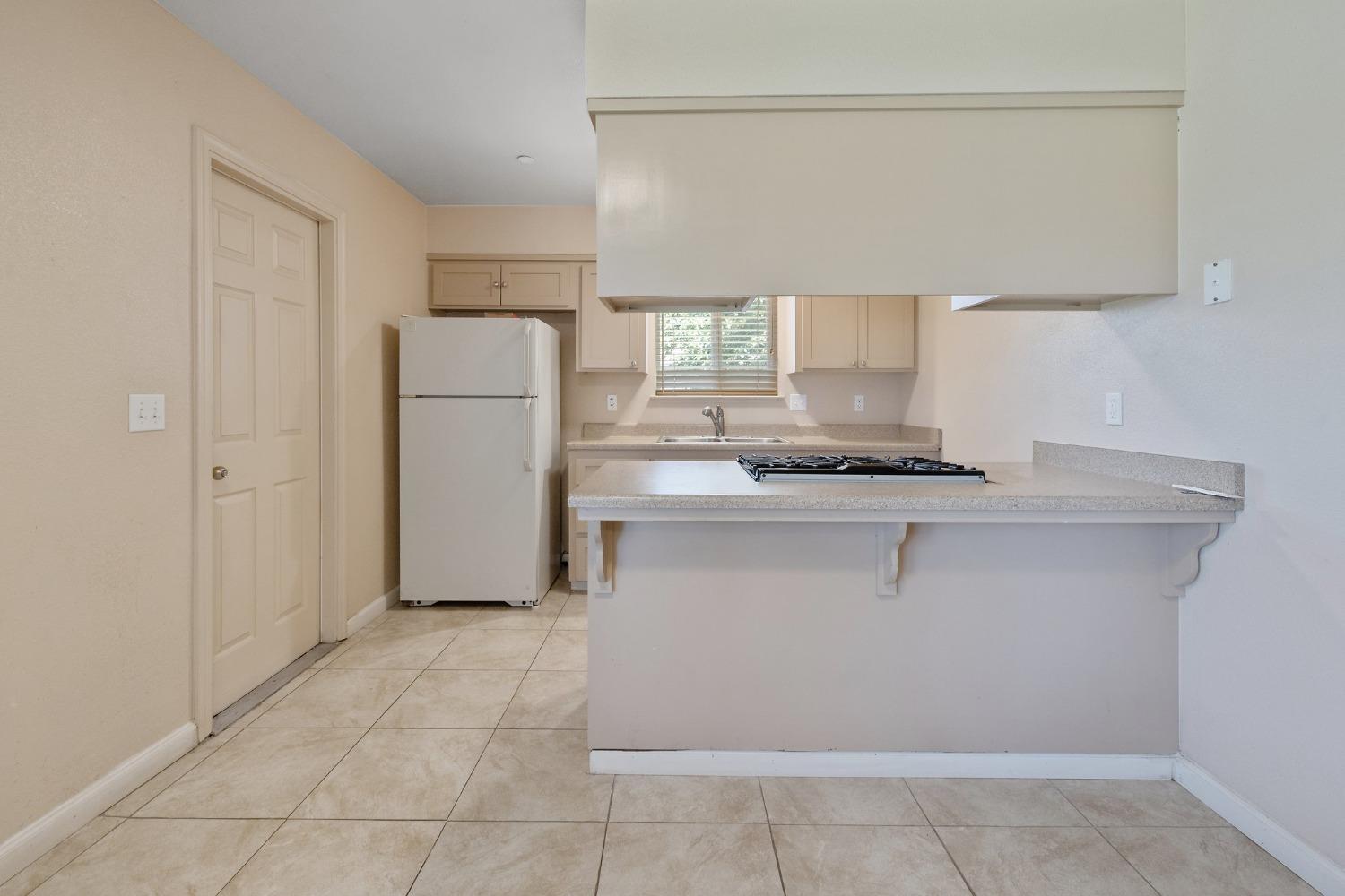 Detail Gallery Image 15 of 38 For 709 Shasta Dr, Hanford,  CA 93230 - 4 Beds | 2 Baths