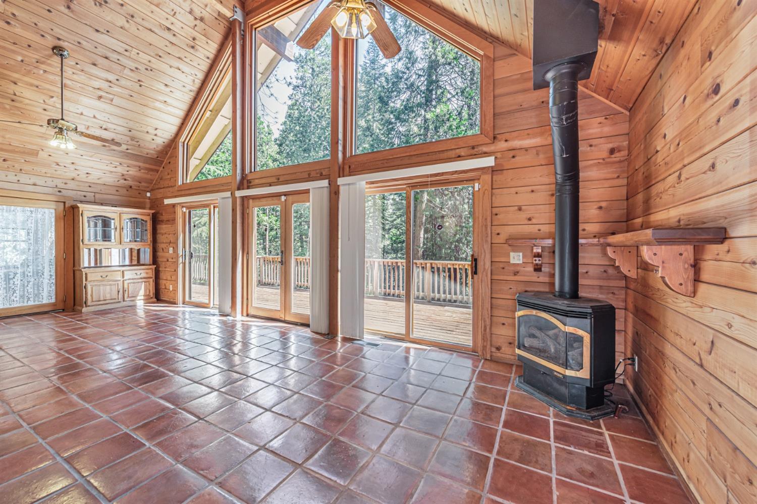 Detail Gallery Image 7 of 51 For 18008 N Mace Dr, Pioneer,  CA 95666 - 2 Beds | 3/1 Baths